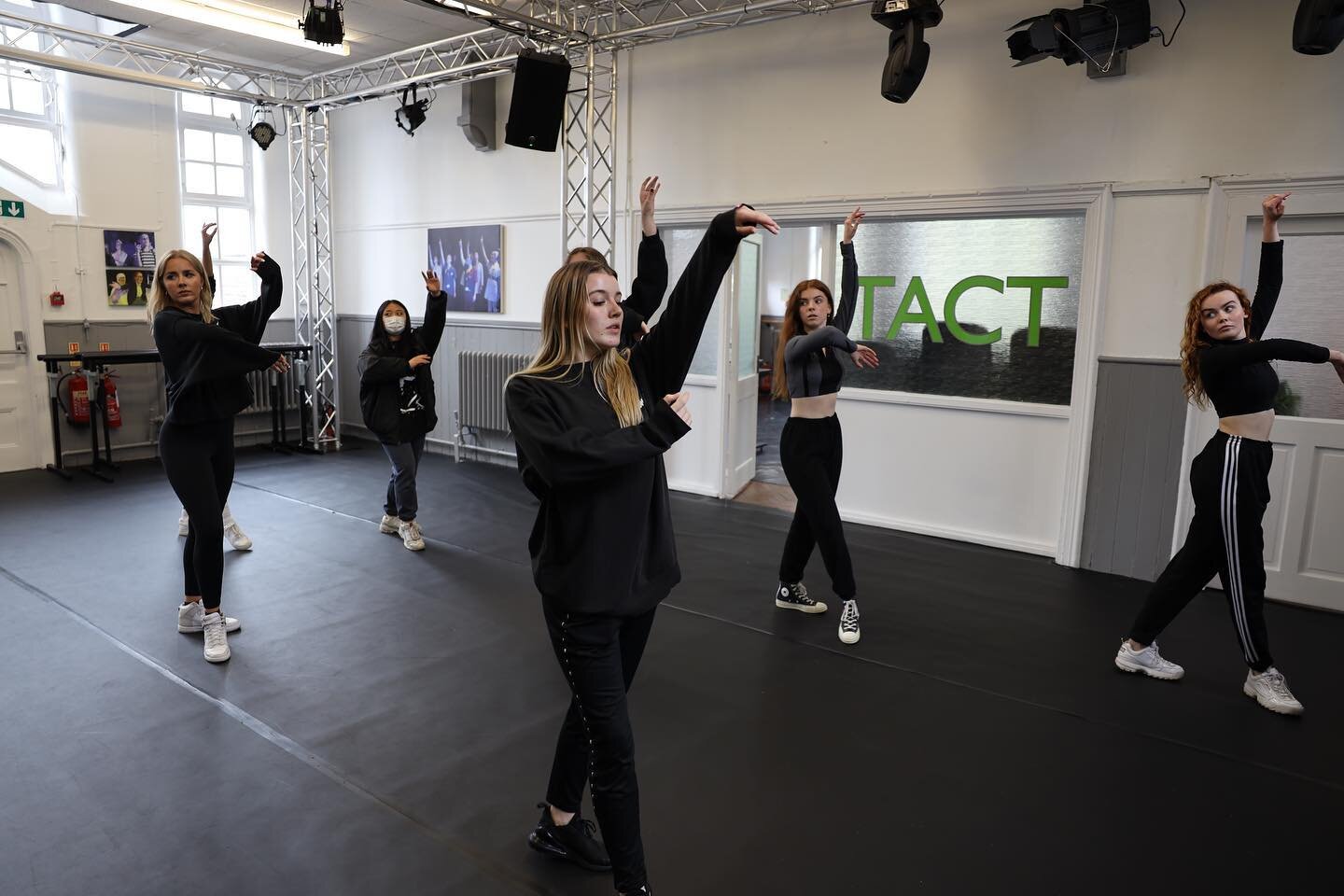 Some incredible choreo by @morgsscott for the Songs For A New World dance squad in rehearsals on Saturday. It really is going to be stunning! Tickets available soon! #dance #musicaltheatre #songsforanewworld  @izzieyipx @x_tillymay_g_x @selenagarcha 