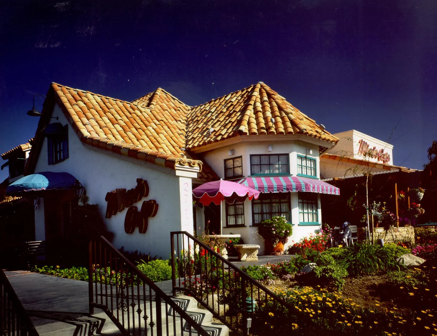 Mimi's Cafe - Various National Locations