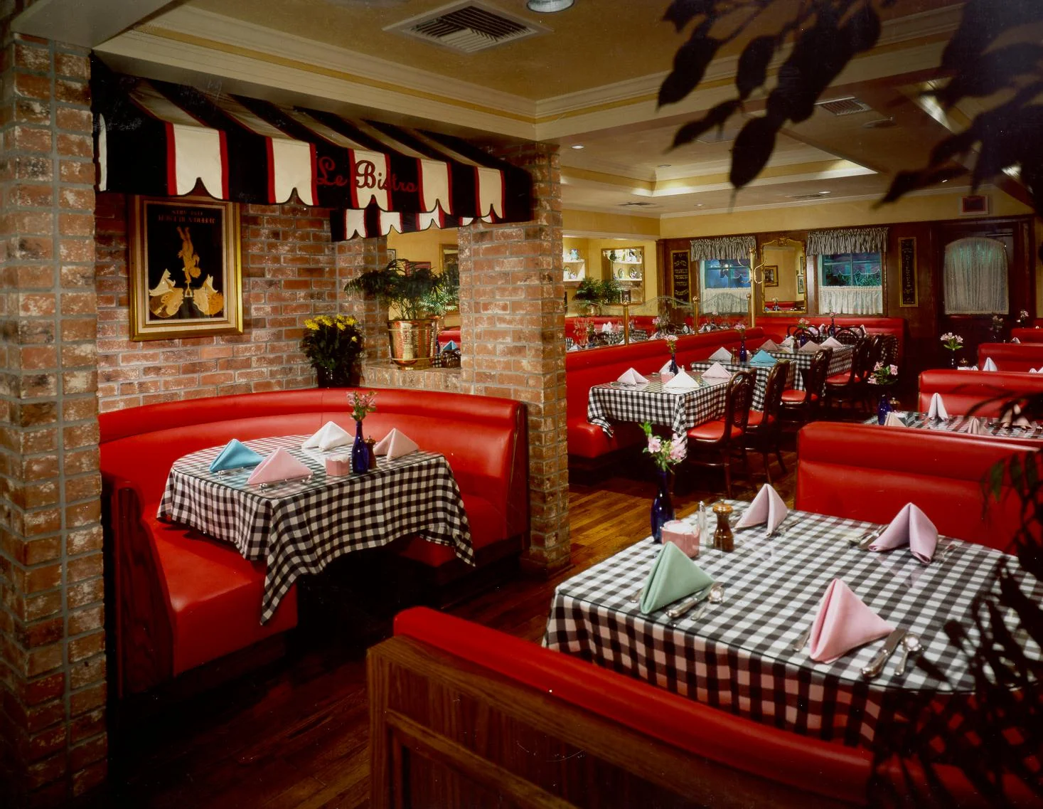 Mimi's Cafe - Various National Locations