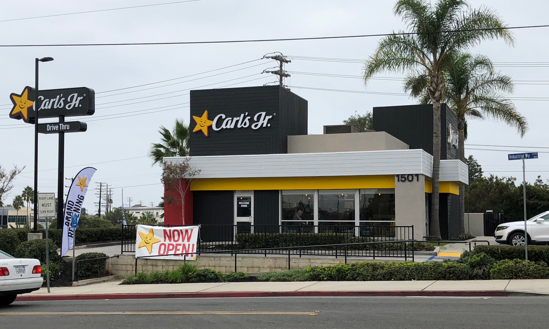 Carl's Jr. New Look - Costa Mesa, CA