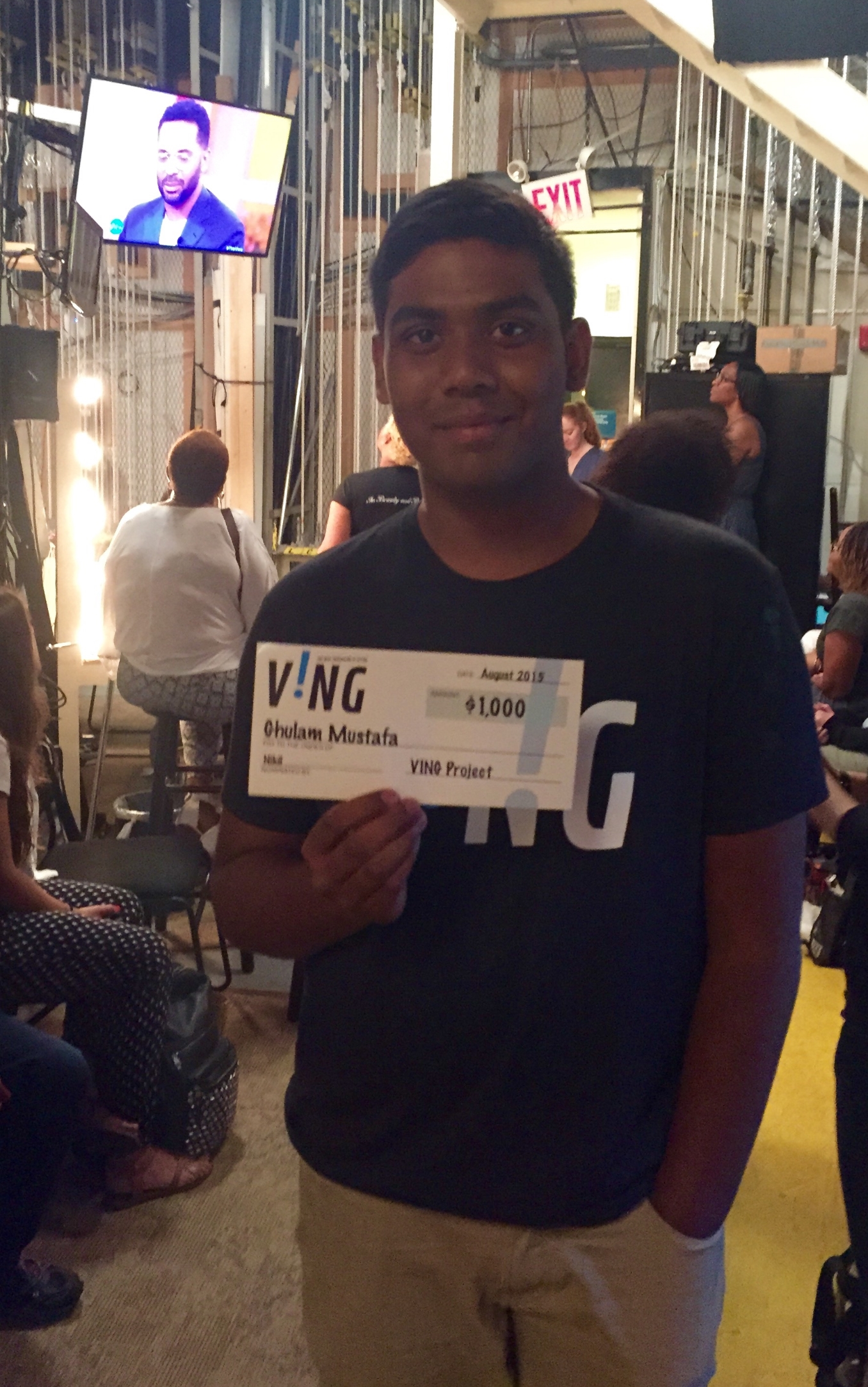 Hoffman Estates teen's 'VING' video leads to appearance on 'The View'