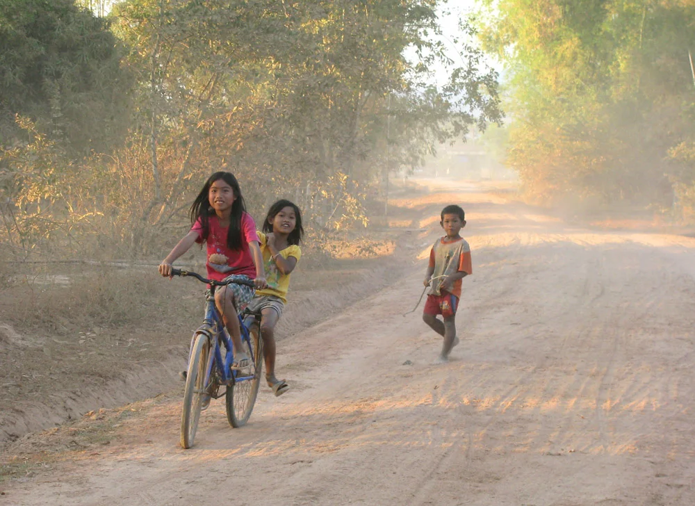 Fun on dusty road, por Charles Pieters. CC-BY-NC-ND