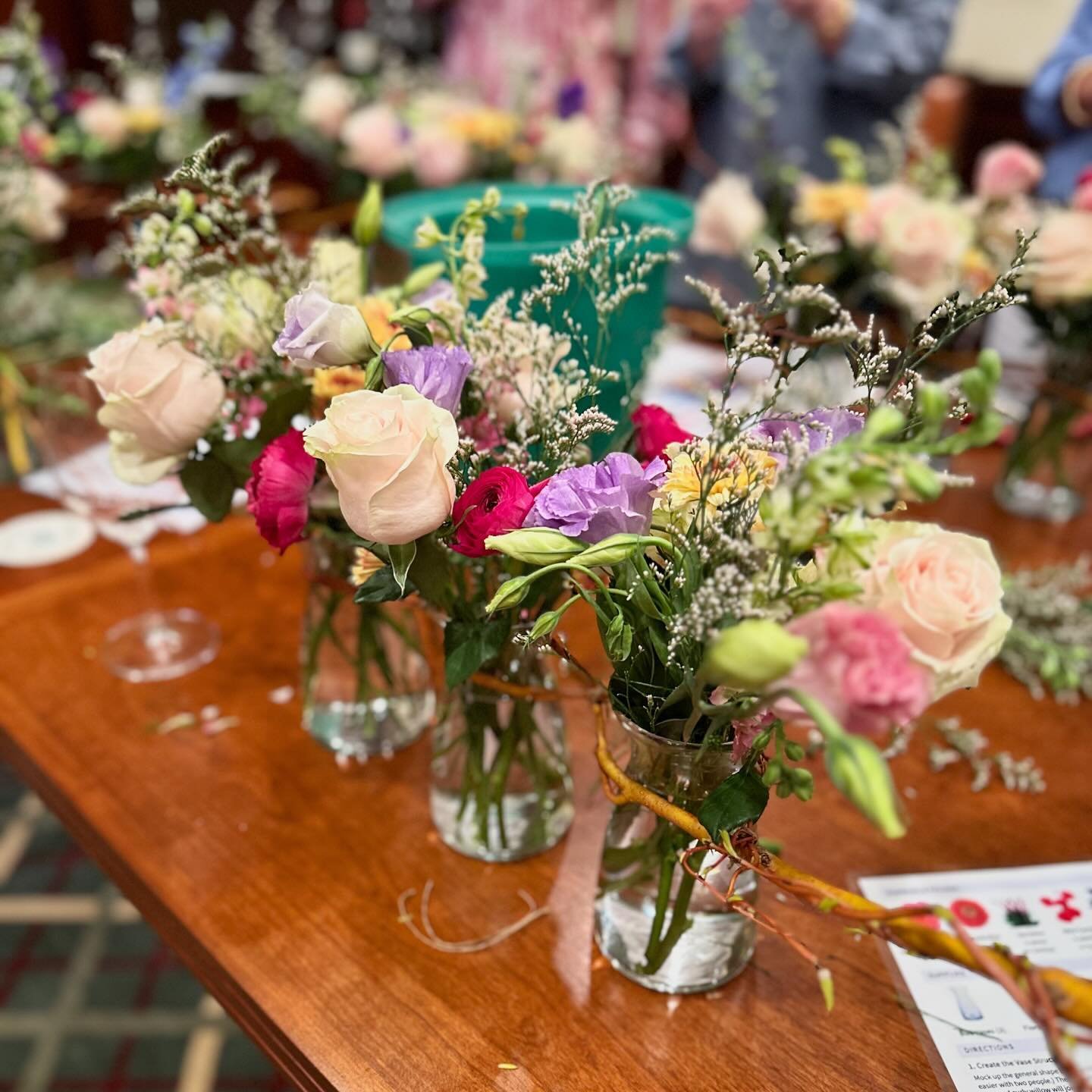🙏🏻 Huge thank you to the @baycolonygardenclub for letting us teach a private workshop at their April meeting last night @princessannecc! We absolutely loved designing with this talented group. Everyone did great! 

Want to host a private workshop f