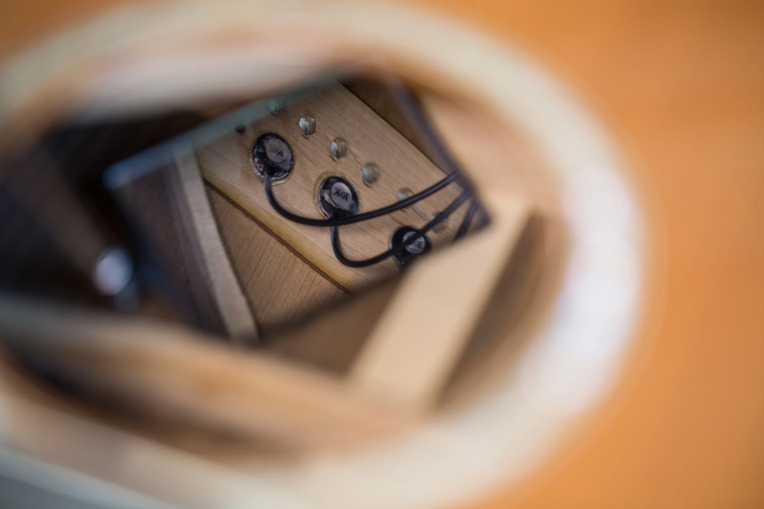 HUTCH & SONS GUITAR REPAIR