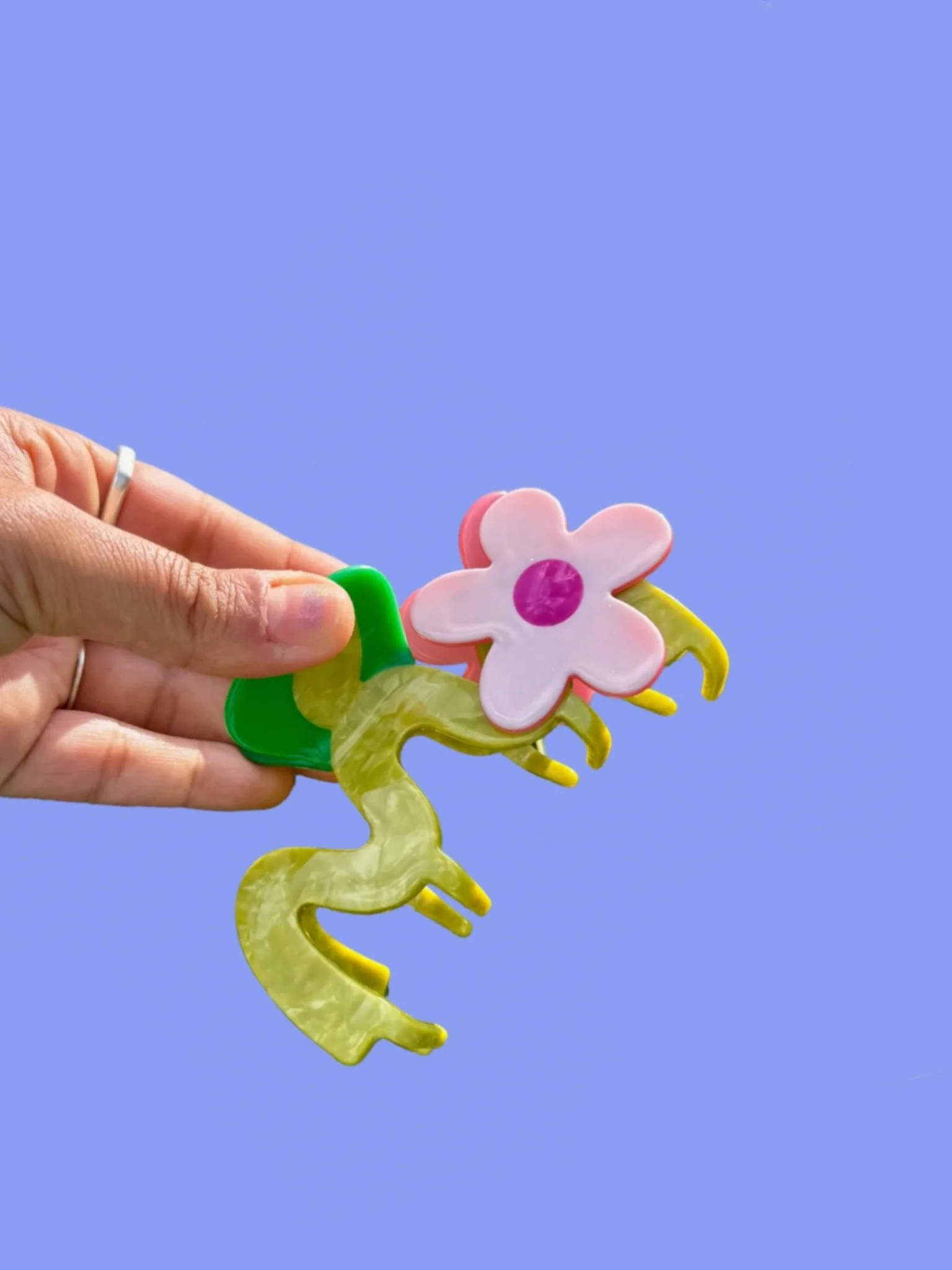 Wavy Daisy Claw 2.jpg