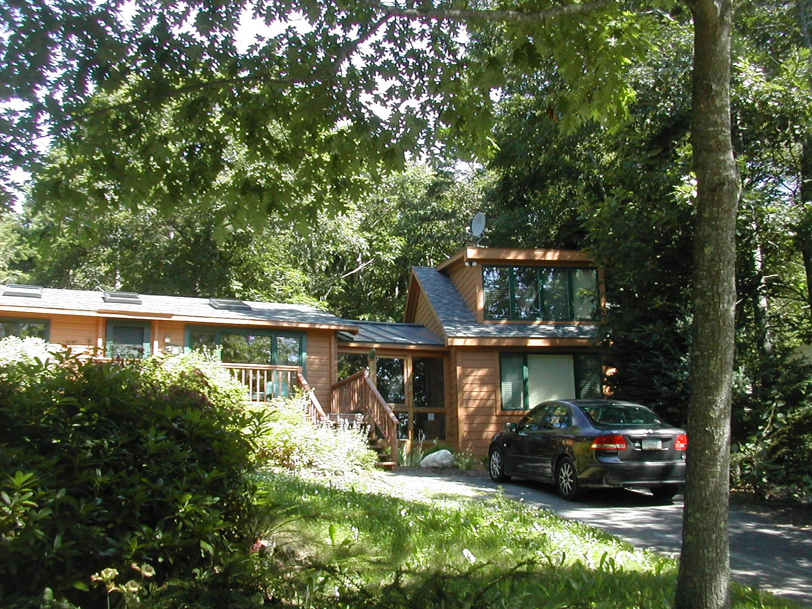 original cabin on left, new addition and living room link on right