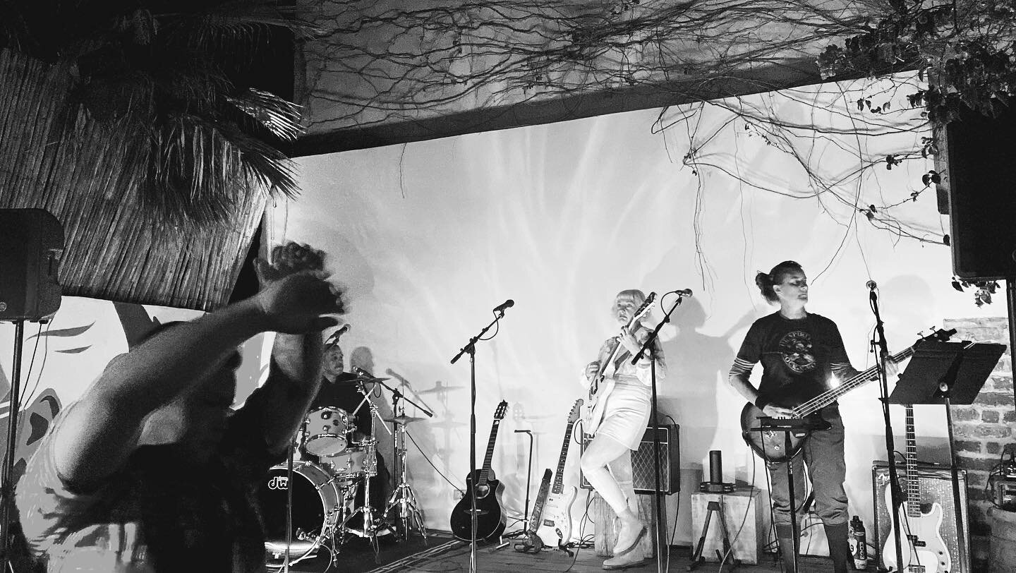 Some fun photos from our show last Friday at @jardinalquimia.ts thank you @_bodhi.dharma_ for the beautiful photos.