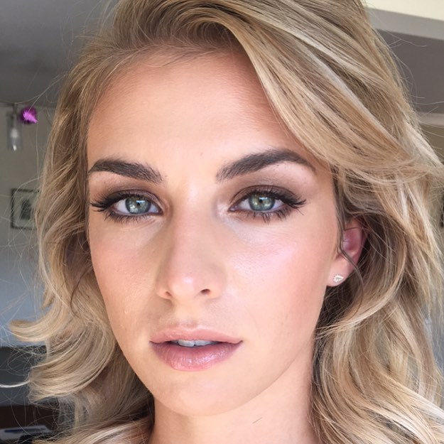 Bronze 👀 on @ashleighmclean95 using my favourites @byterryofficial #ombreblackstar in Bronze Moon and @narsissist Cordura