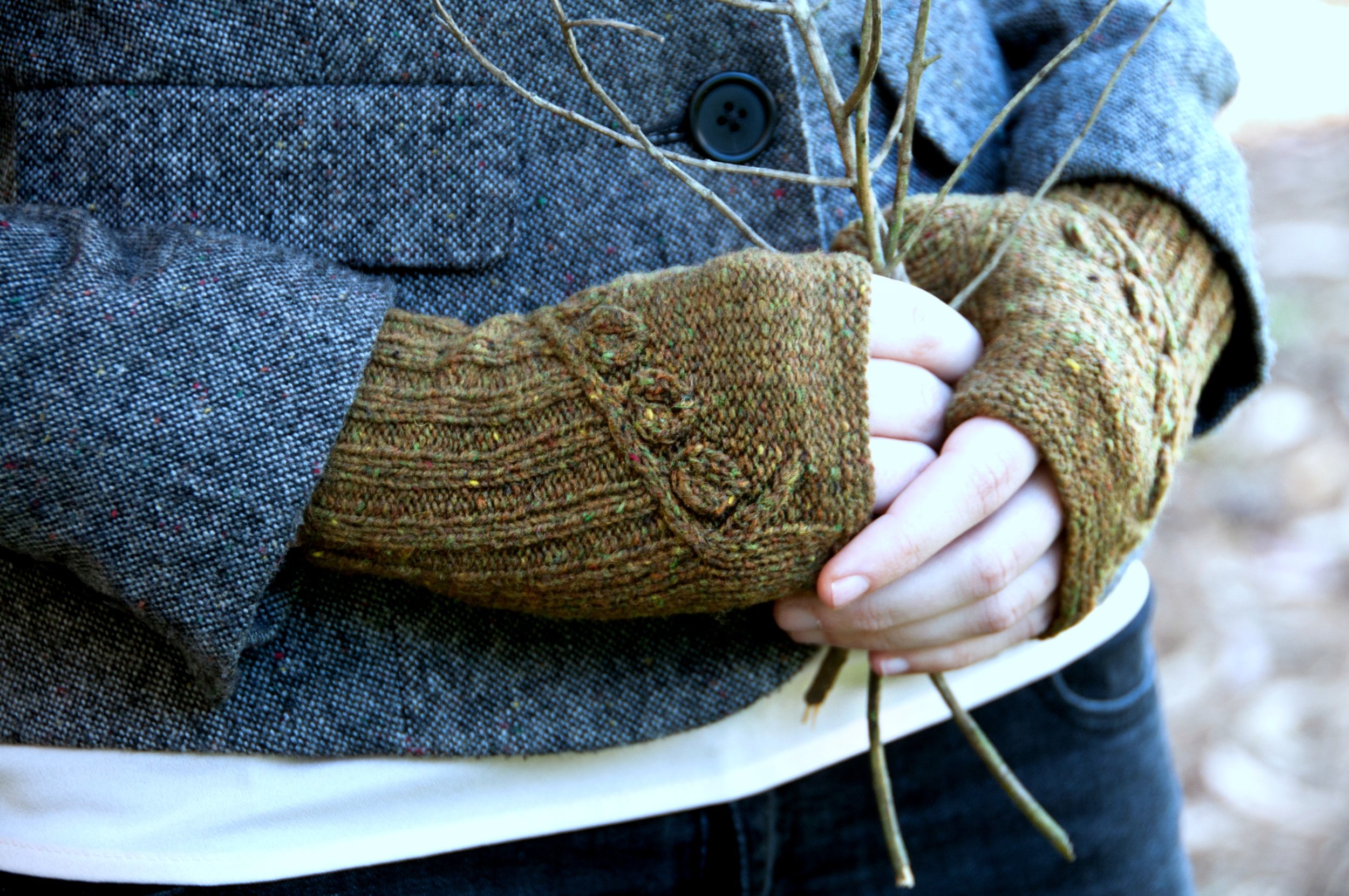 Twigs and Willows Mitts 2.jpg