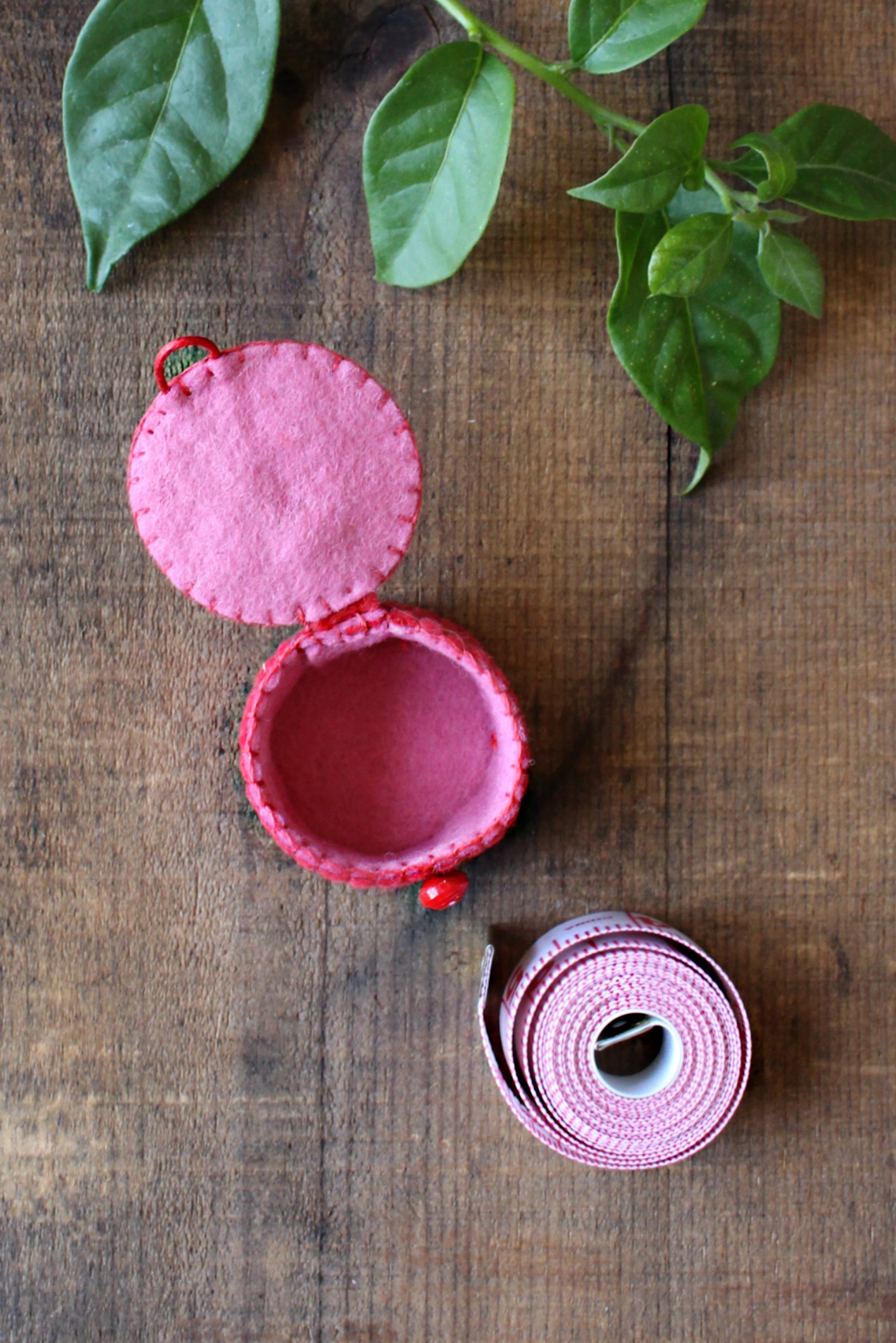 strawberry box 3.jpg