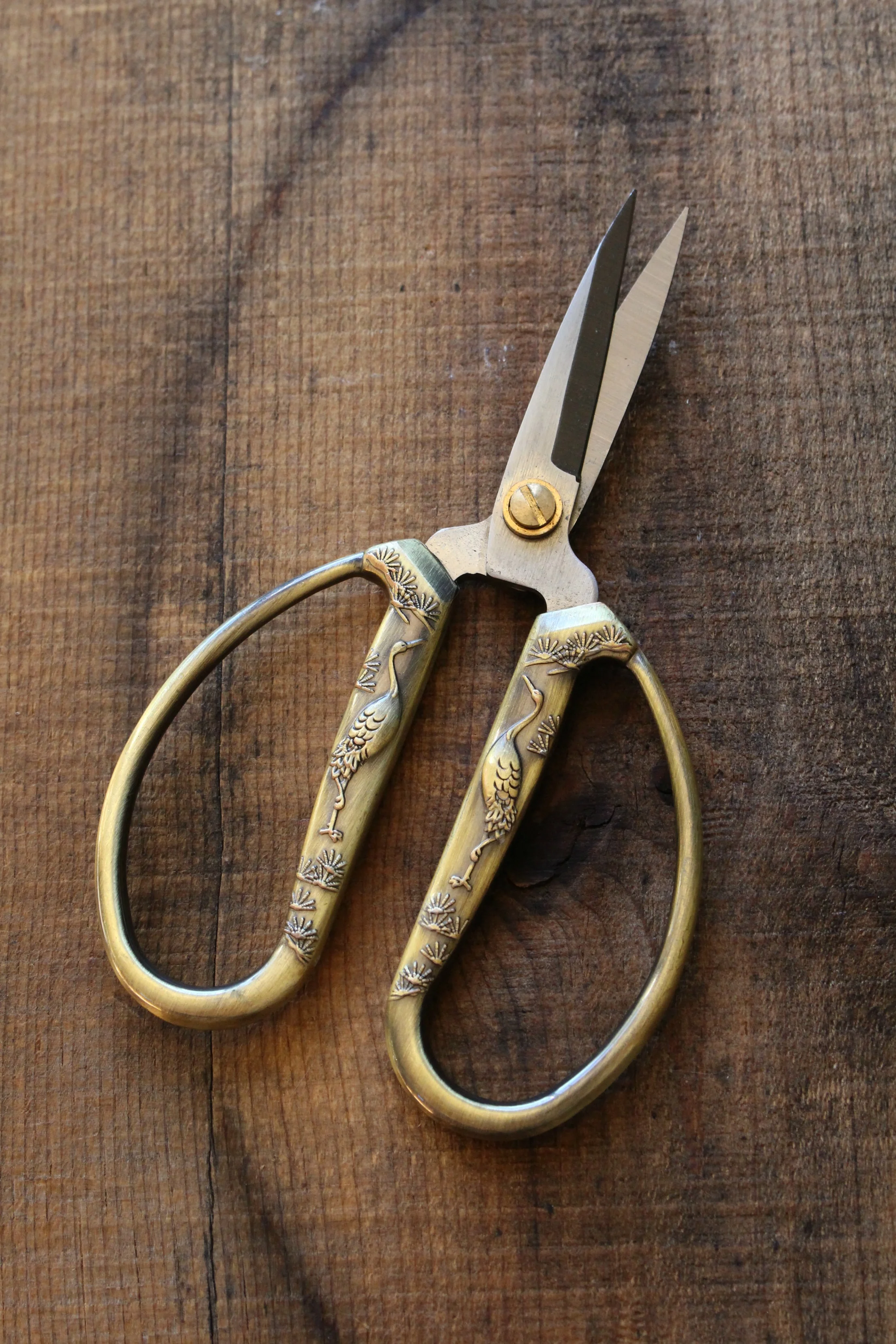 Engraved Crane Scissors.jpg
