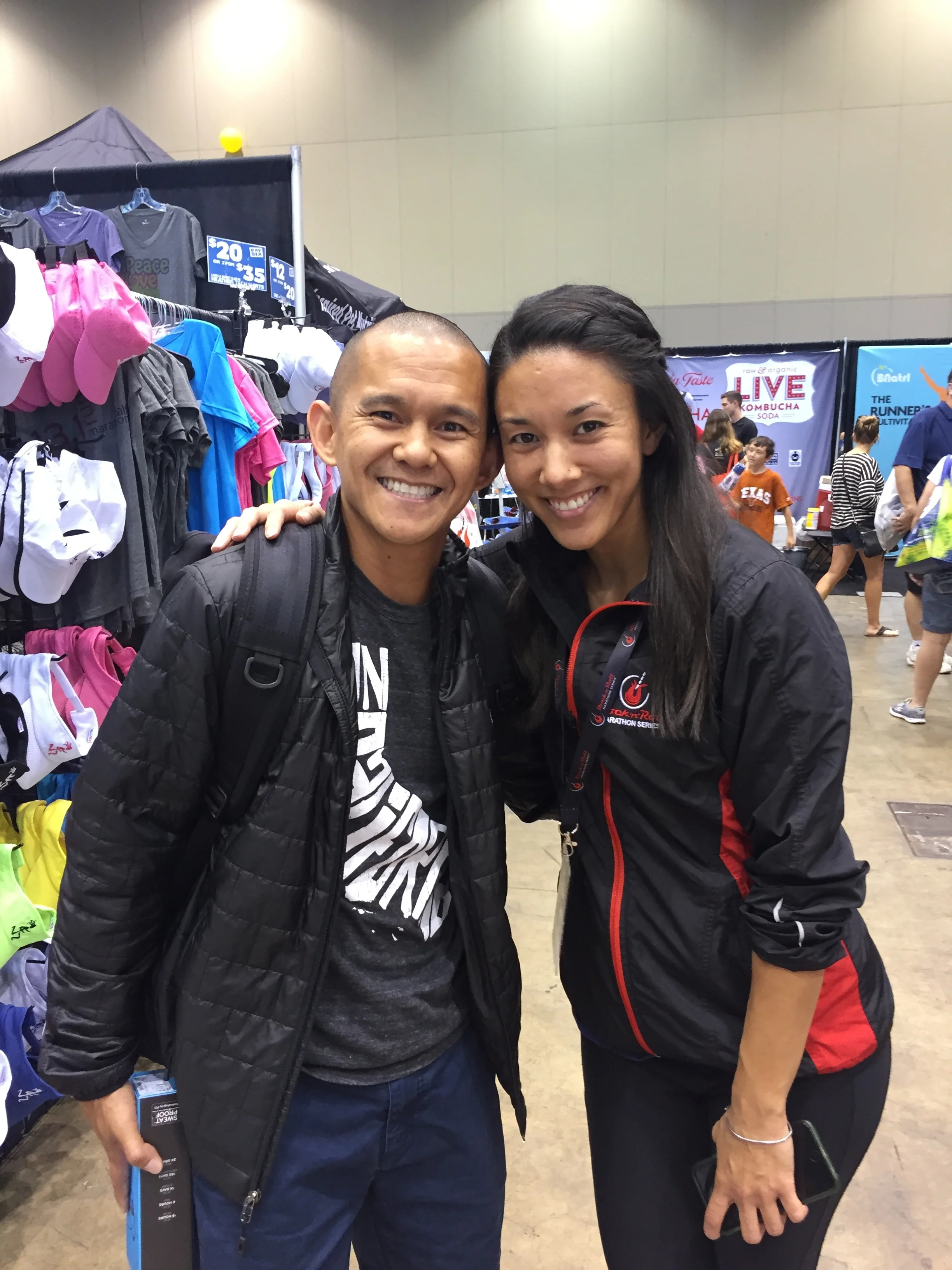 When she's not filming she has time for expo selfies! @swappyjoe