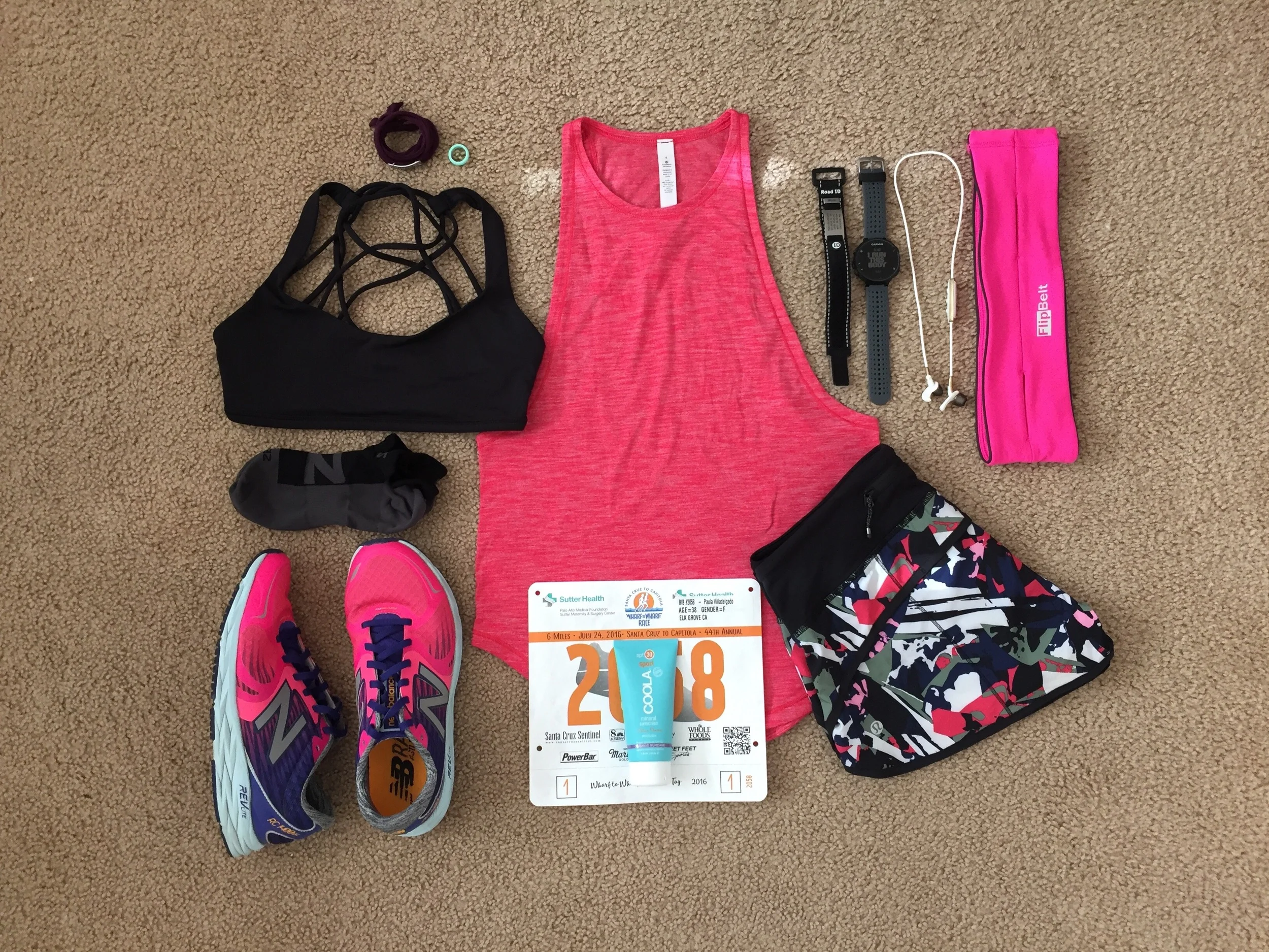 Flat runner was ready waaaay before the actual race day! My bib was mailed to me a couple weeks prior and I already had my race outfit in mind. Excited? To say the least.