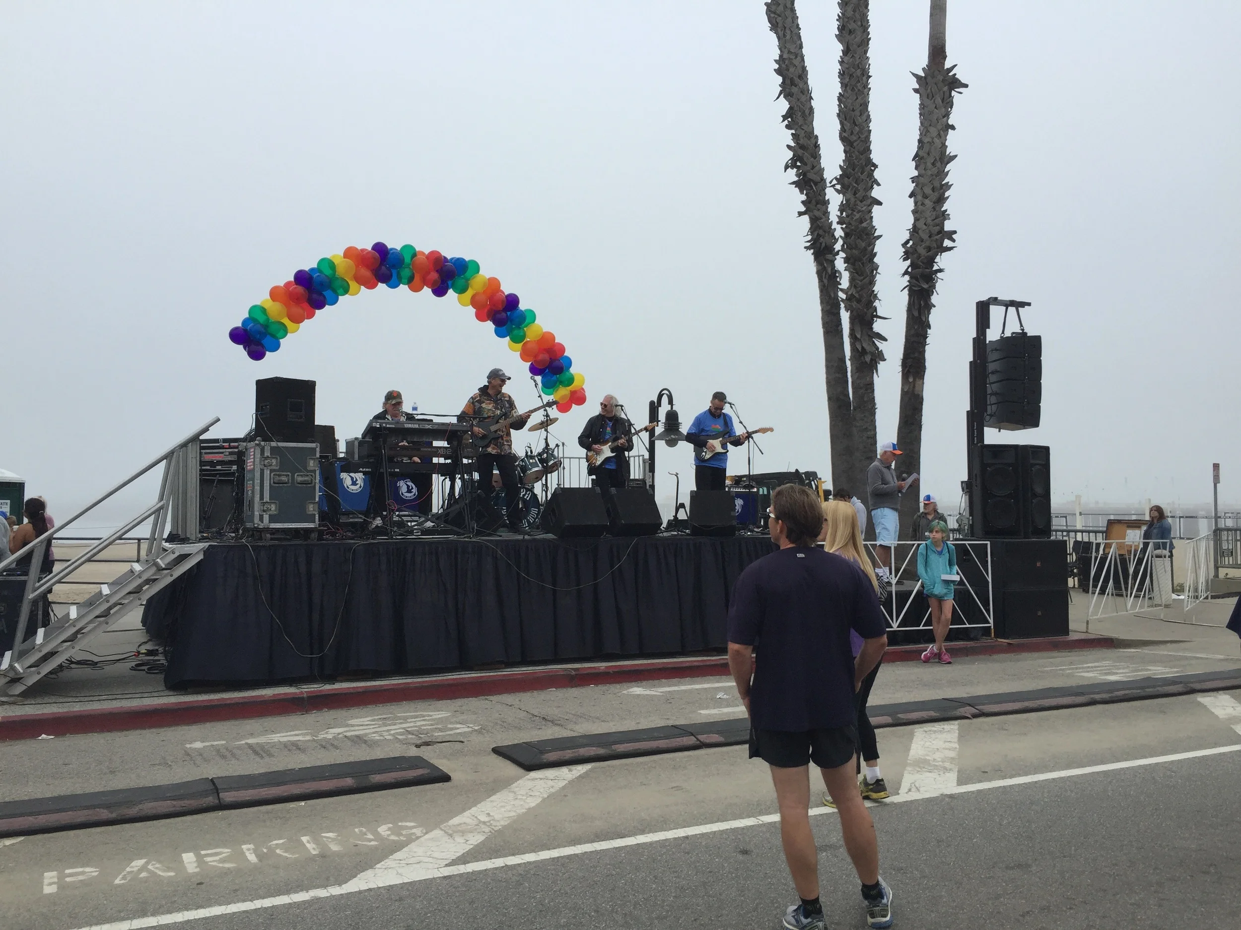 They had a great live band playing some hits from the 50s and 60s. People stood back a little farther because the volume was loud. They were right up next to our corral.