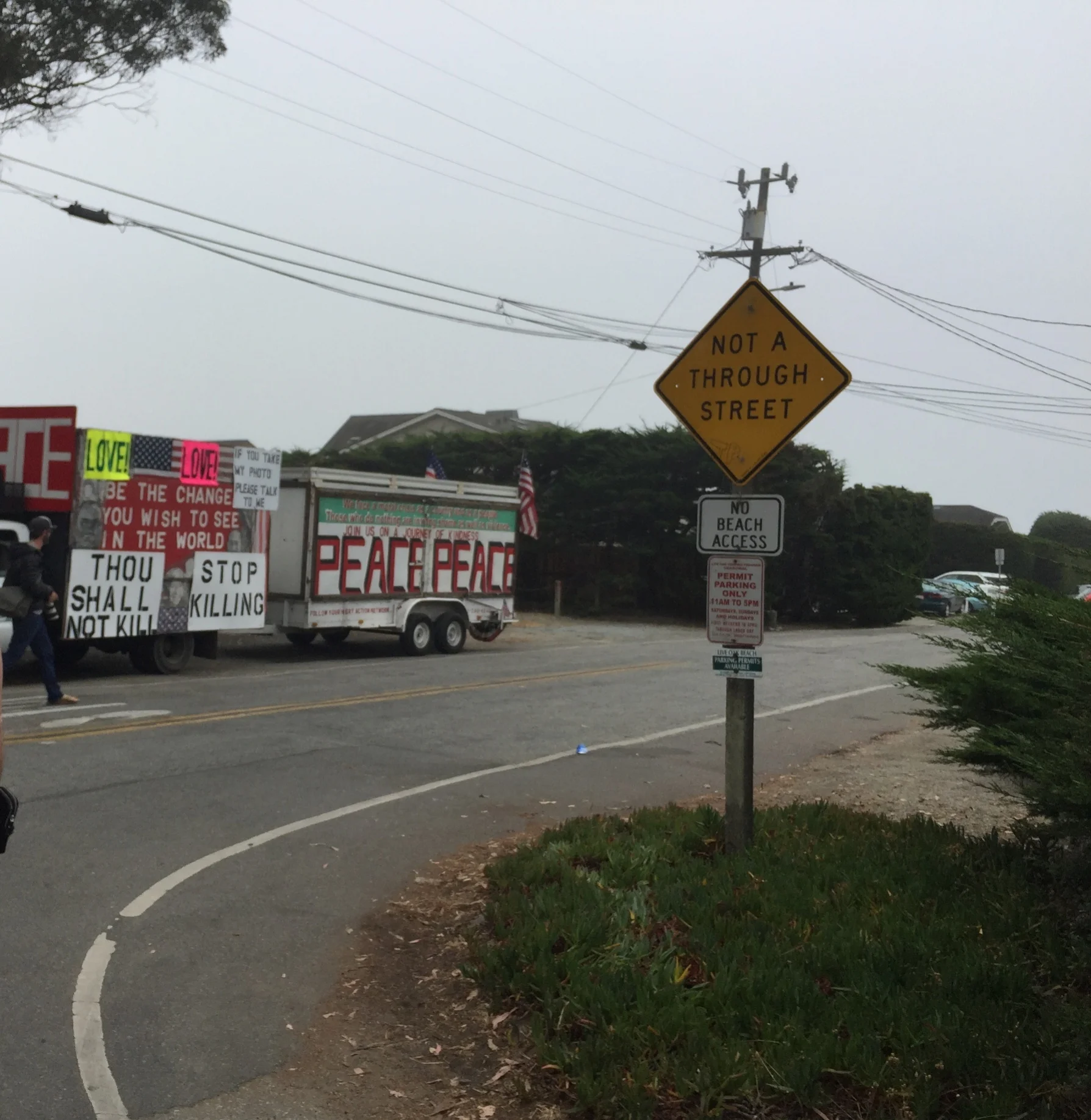 We saw this truck with day before in Santa Cruz and the driver was in on the race course, in the middle of runners, with an American Flag. It was the best. I had to snap a pic for my girl @carleemcdot because his truck says "Be the change you wish to see in the world" ❤️❤️