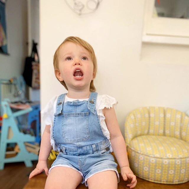 Hanging with her upsy @the.upsy.store