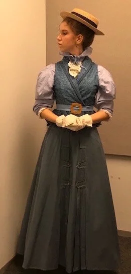 gwen in profile.jpeg