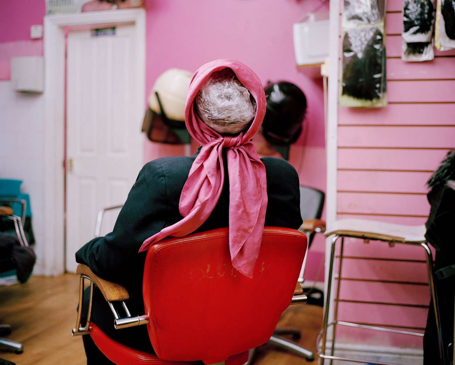  Wefts &amp; Tracks //  ‘Wefts &amp; Tracks’  featured within an editorial for The Financial Times Weekend Magazine. I collaborated with journalist, Charlie Brinkhurst-Cuff to reflect the stories of the bubbling community of afro hair salons on Blenh
