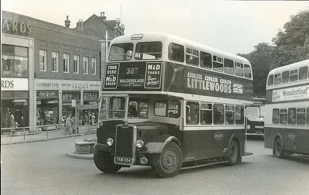 TKM 354 (DH 460) turns from Military Road towards the Brook and heads for Walderslade on a 32, one of the re-allocated routes following the 1956 changes.