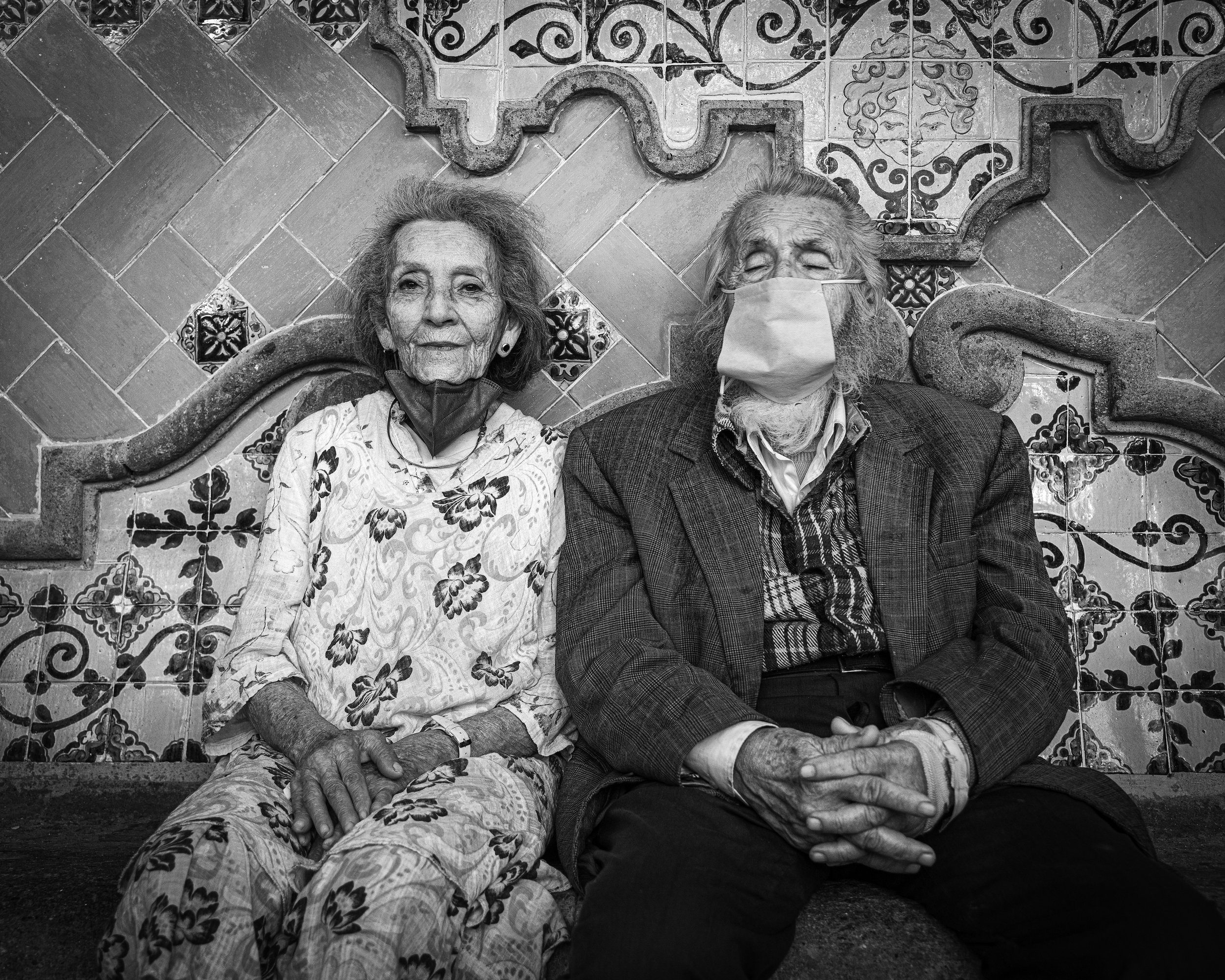  Couple listening to music Mexico City, 2022 