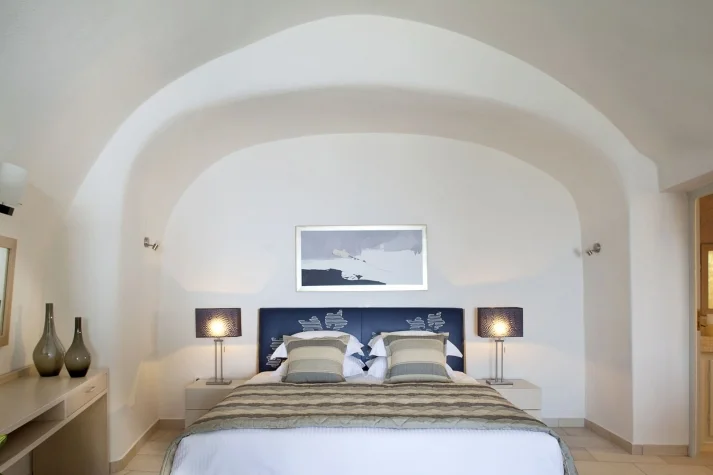 adamant-suites-santorini-14.jpg