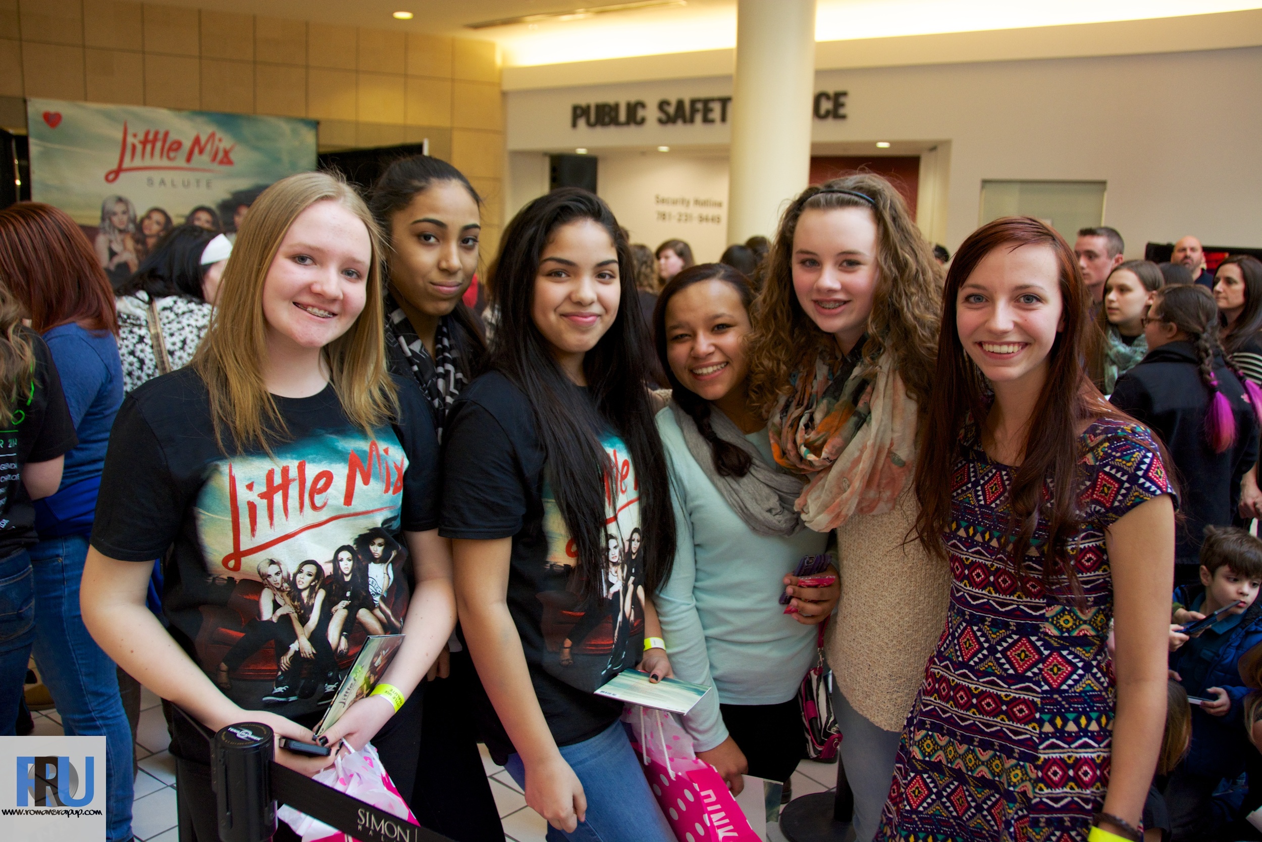 Little Mix Album Signing 6.jpg