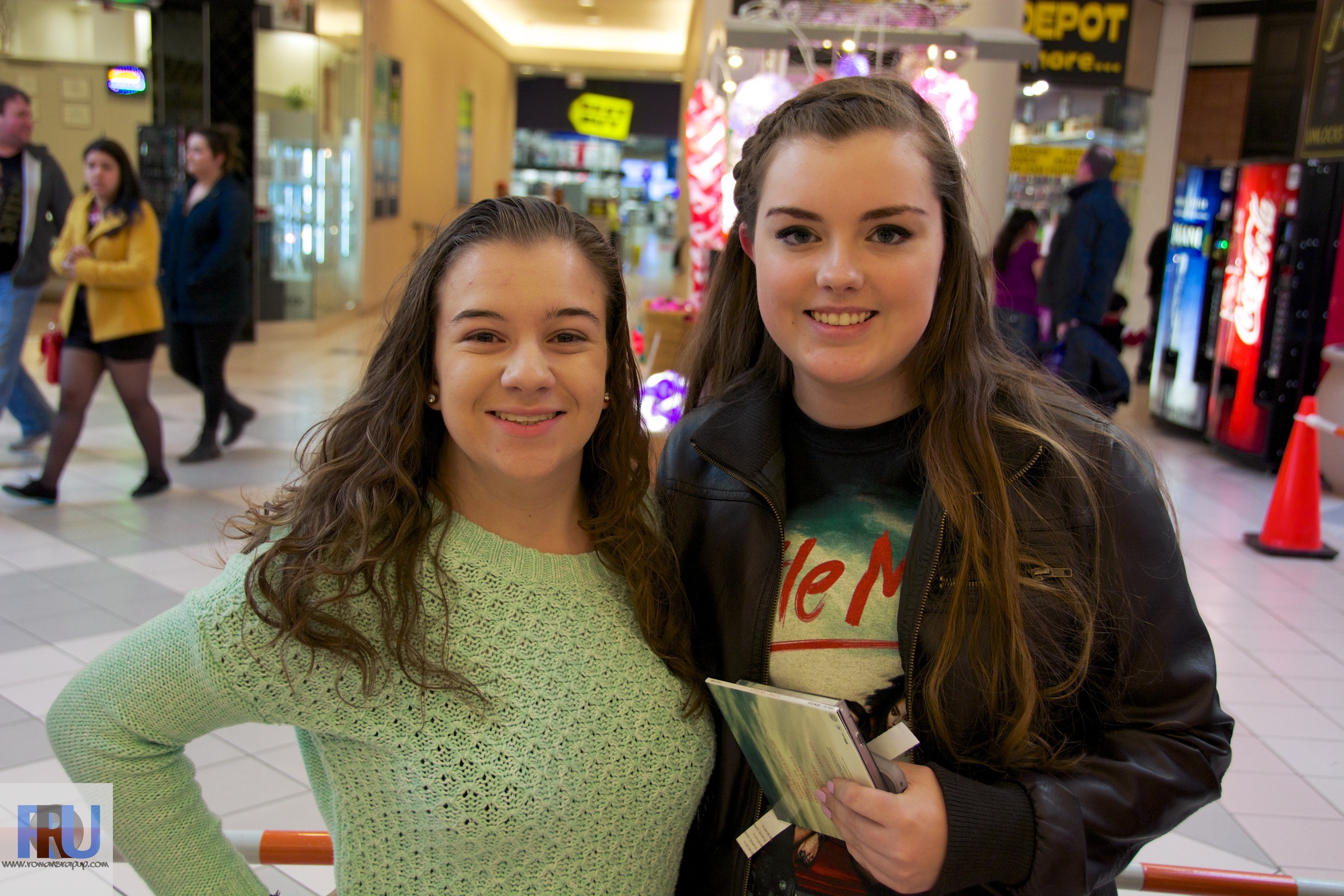 Little Mix Album Signing 11.jpg