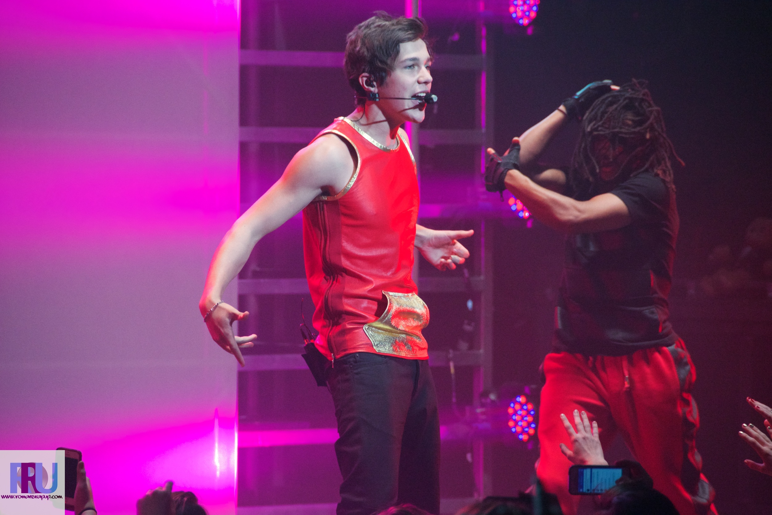 Austin Mahone & Becky G 10.jpg