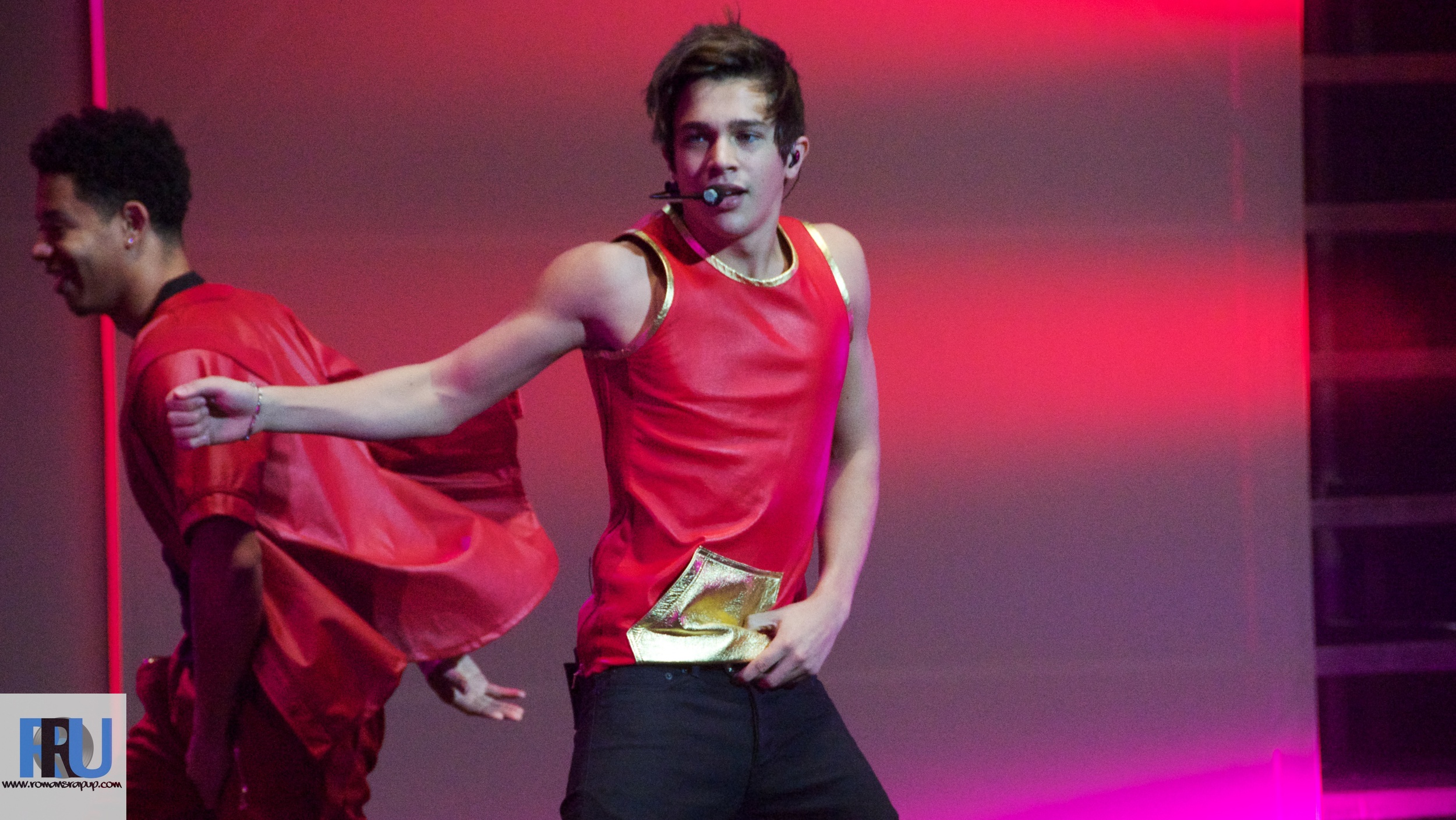 Austin Mahone & Becky G 25.jpg