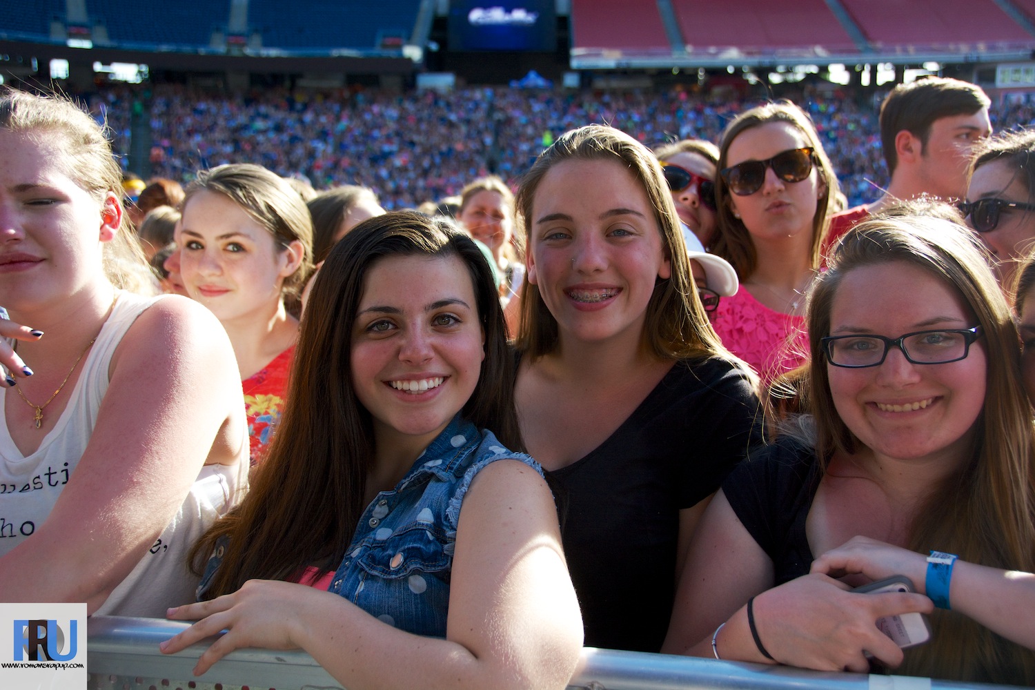 crowd shots 21.jpg