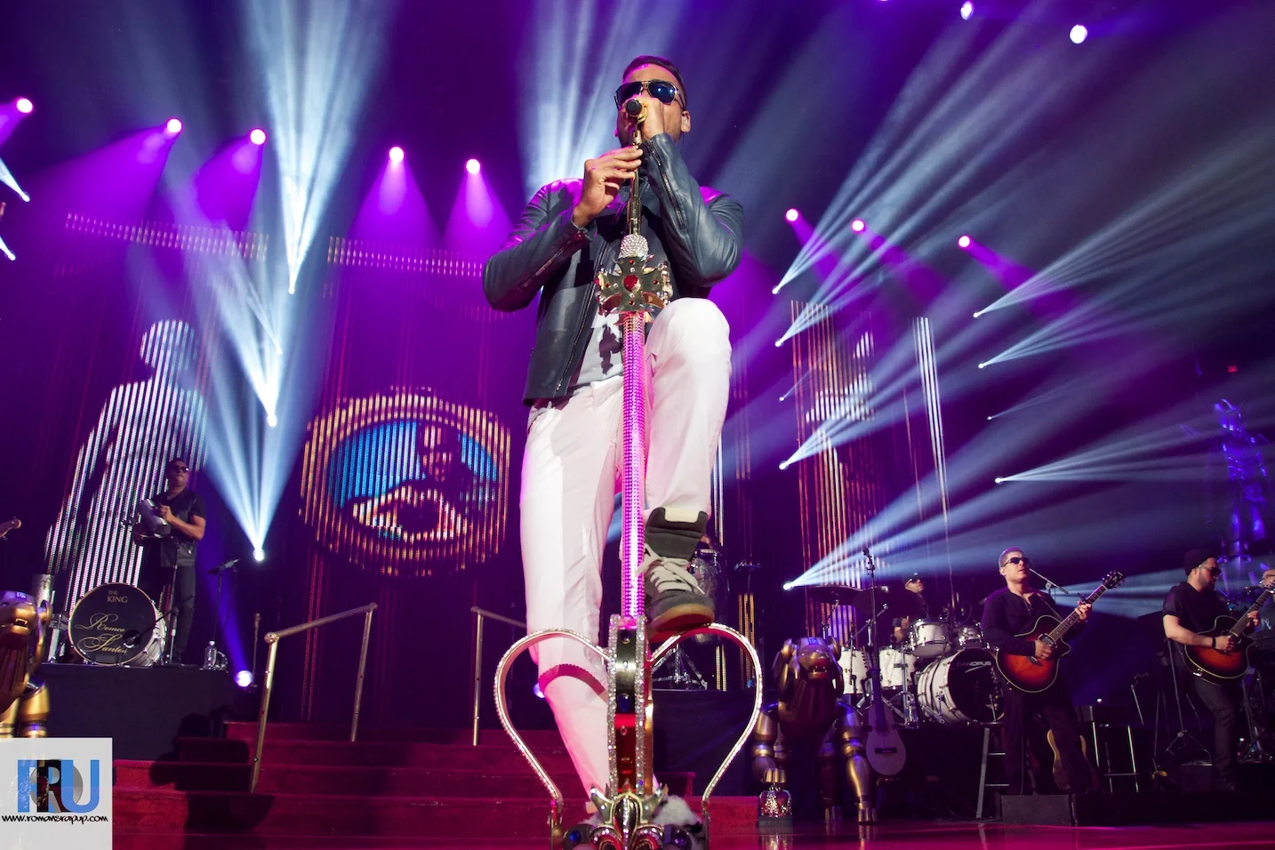 Romeo Santos performing at the Agganis Arena in Boston, MA. (Benjamin Esakof/Roman's Rap-Up)