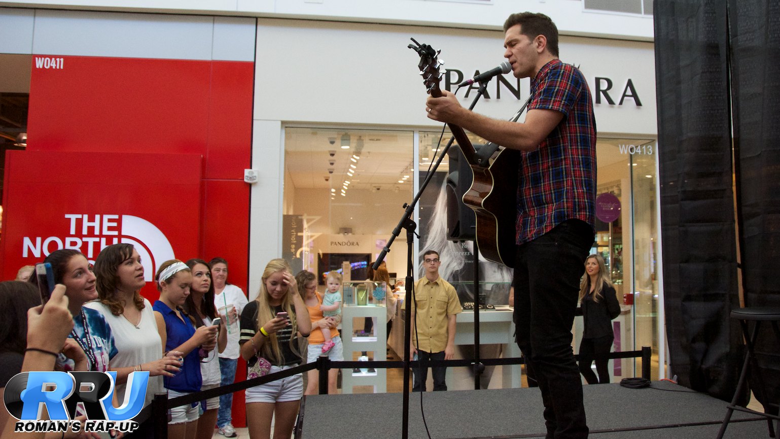 Andy Grammer North Shore Mall 3.jpg