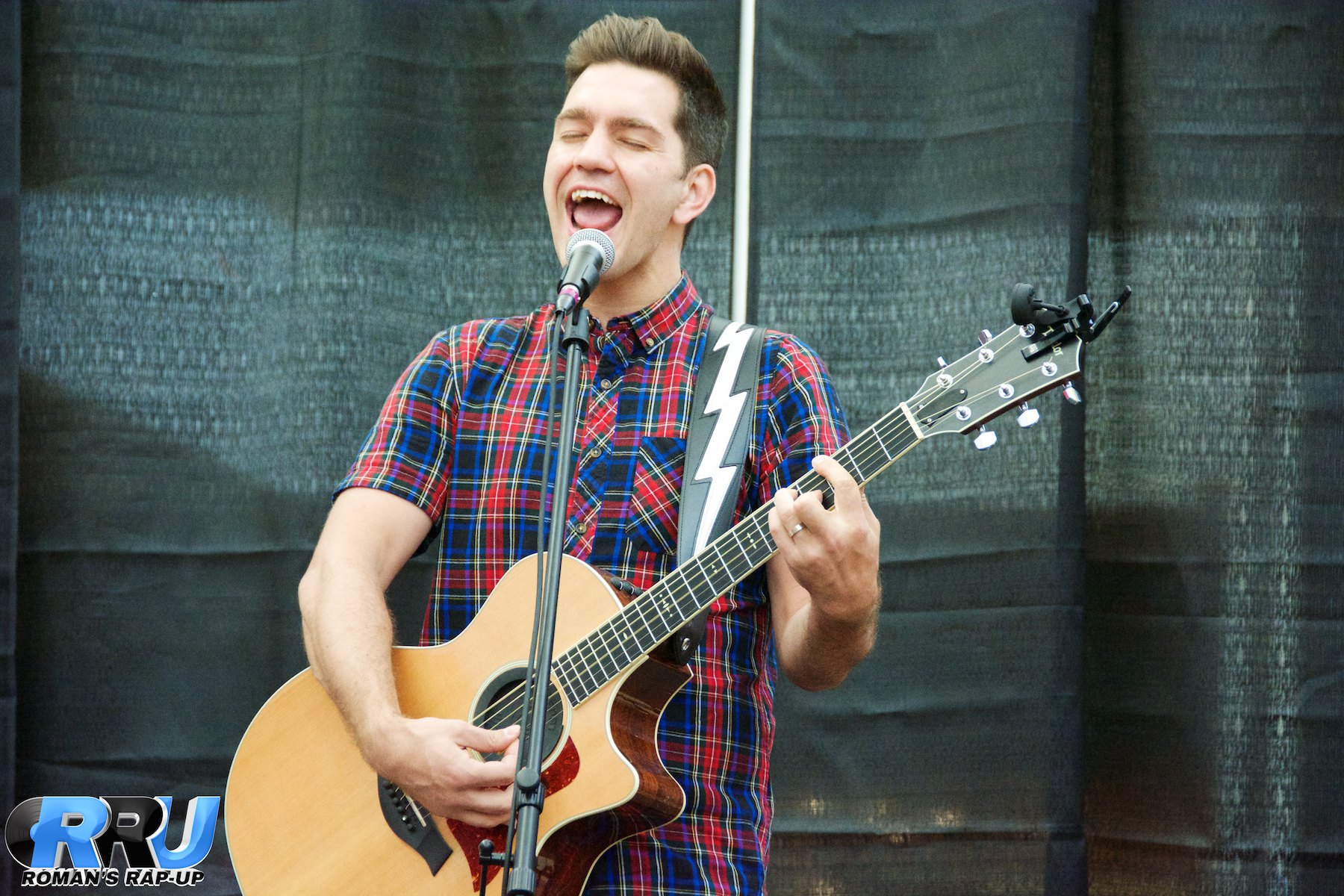 Andy Grammer North Shore Mall 7.jpg
