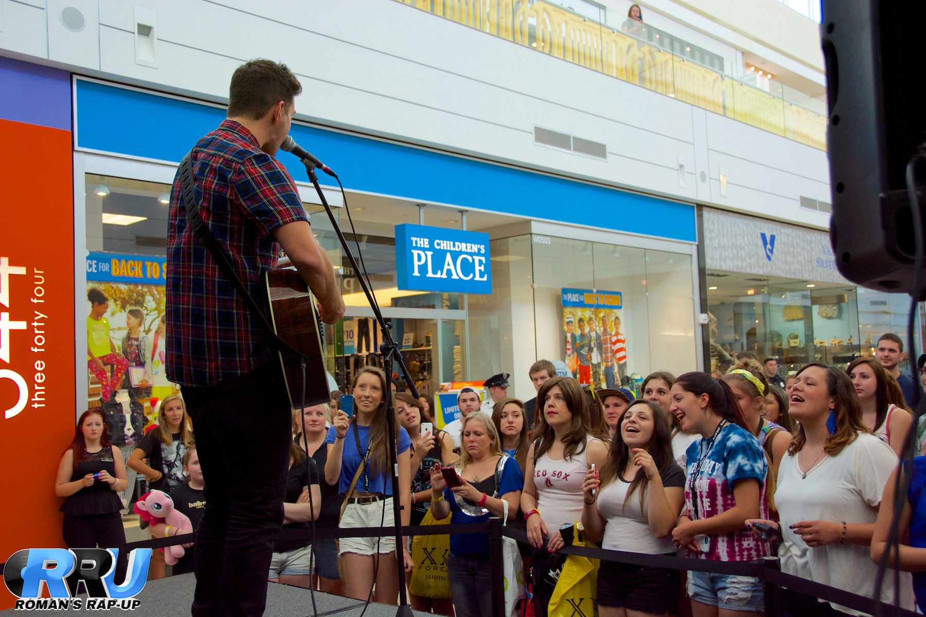 Andy Grammer North Shore Mall 9.jpg