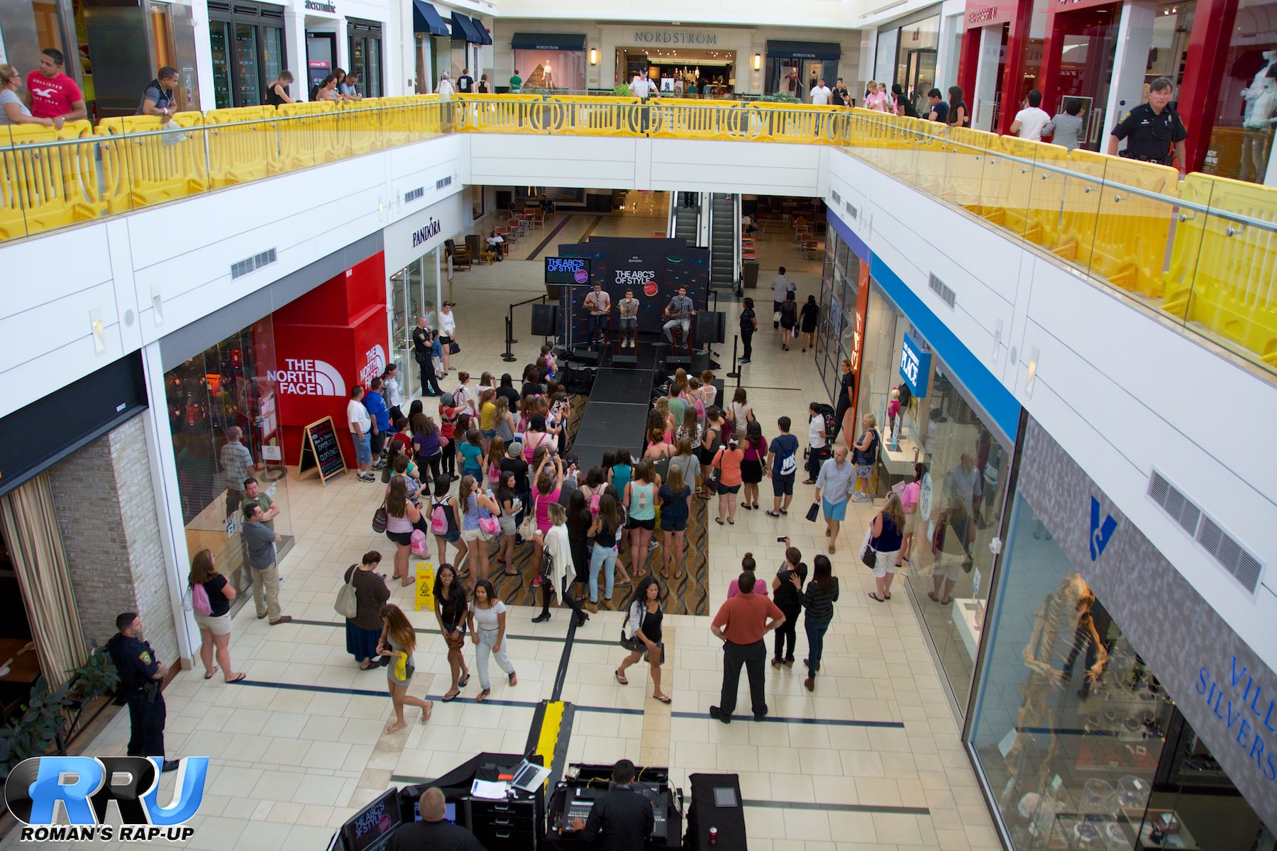 AJR at Northshore Mall 3.jpg