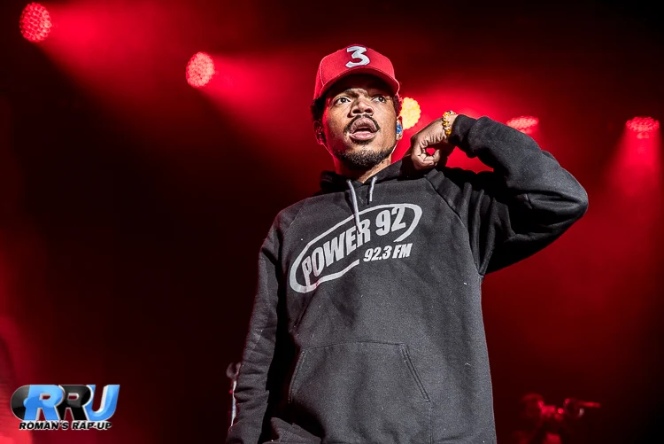 Chance The Rapper performs in Boston on September 29th, 2016 (Benjamin Esakof/Roman's Rap-Up).