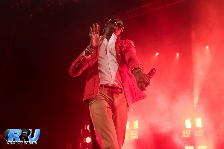 Young Thug performing on the "HIHORSE‘D" Tour at the Lowell Memorial Auditorium on November 11th, 2016 (Robert Jaczko/Roman's Rap-Up). 