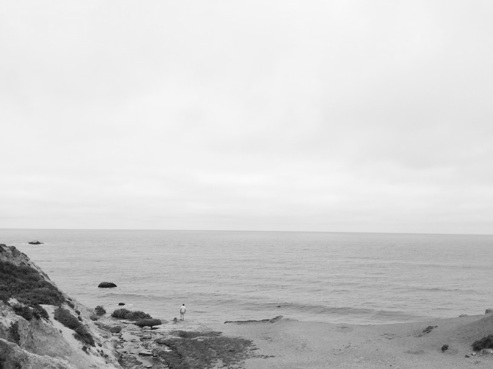 B&W OCEAN NO WORDS.png