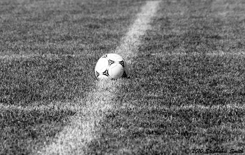 Voetbal-zwart-wit.jpg