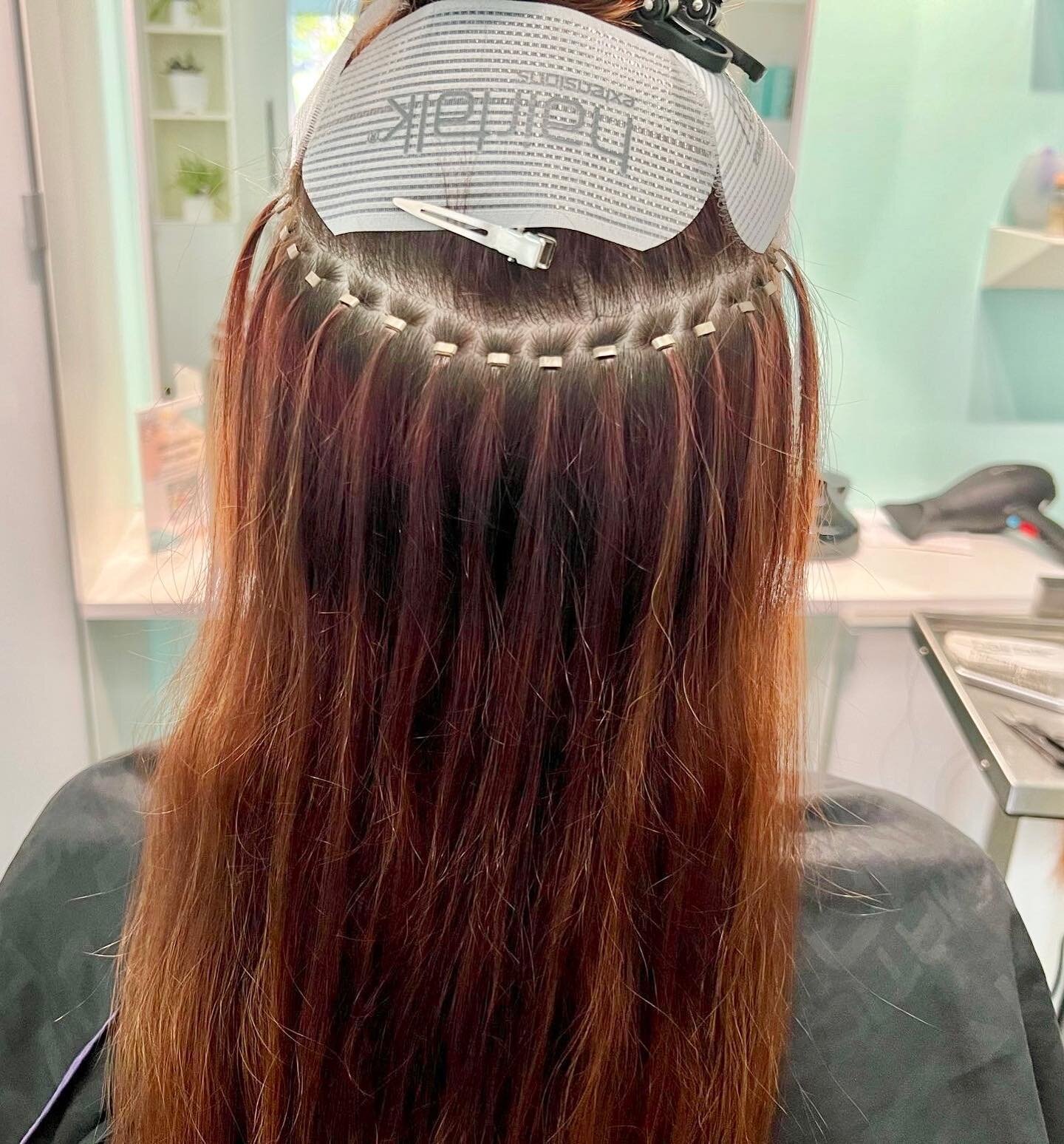 Extend your natural hair length with perfectly blended hair extensions ❤️&zwj;🔥 Swipe left to see the result! 😍

Hair by Rhiannon

#fixsalonseattle #seattlehairstylist #seattlehairextensions #hairtalk #seattlehair #hairtransformation #behindthechai