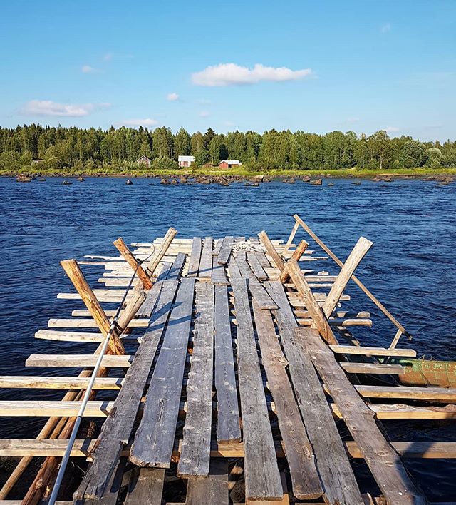 Loved these Piers. 
Interesting to walk on, but certainly served their purpose. 🐟

Have a good day!

#placestowanderandexplore #swedishlapland #kukkolaforsen #sweden #norrbotten