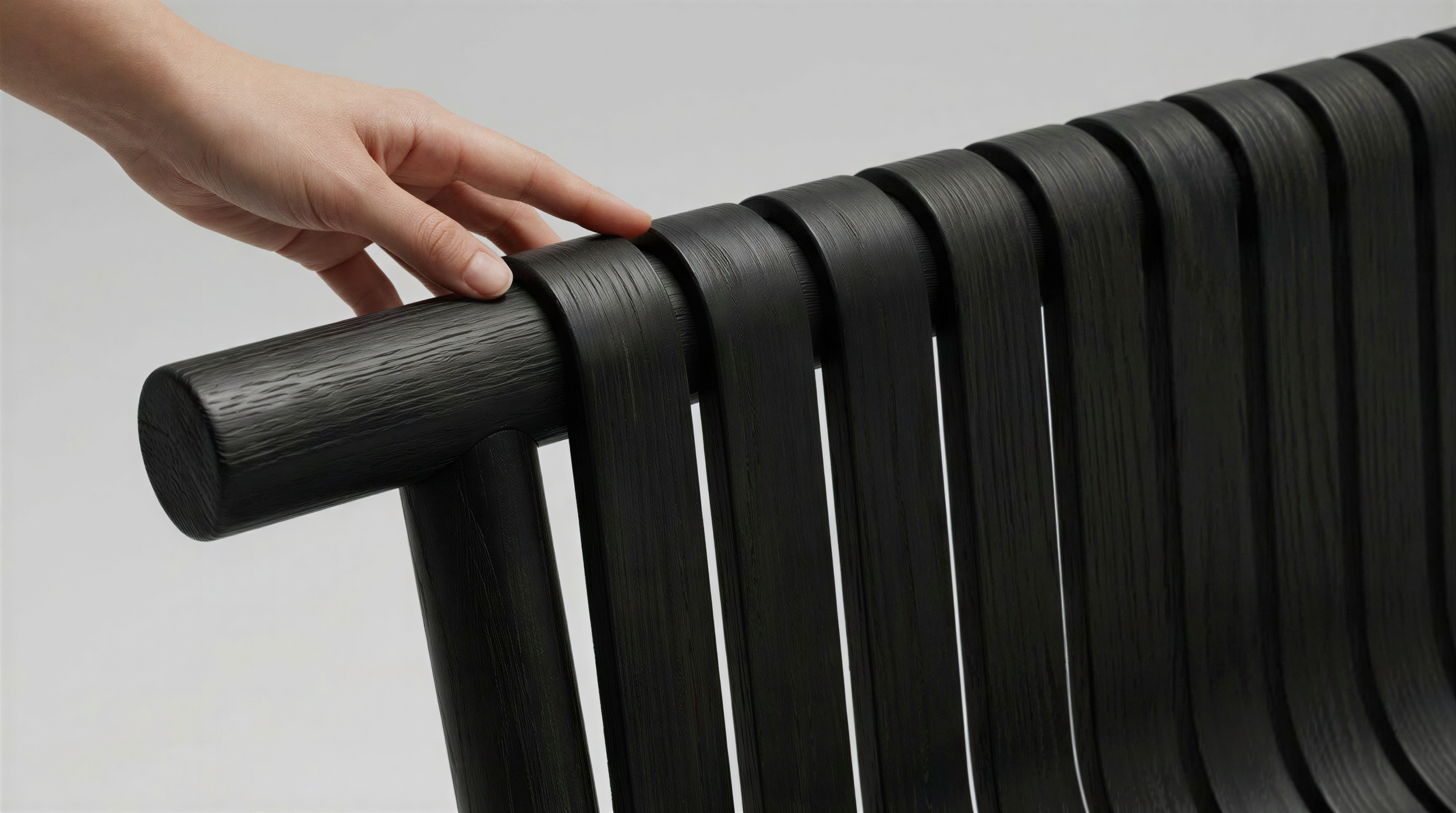2x_focus on one corner and show a hand touches the top tube..png