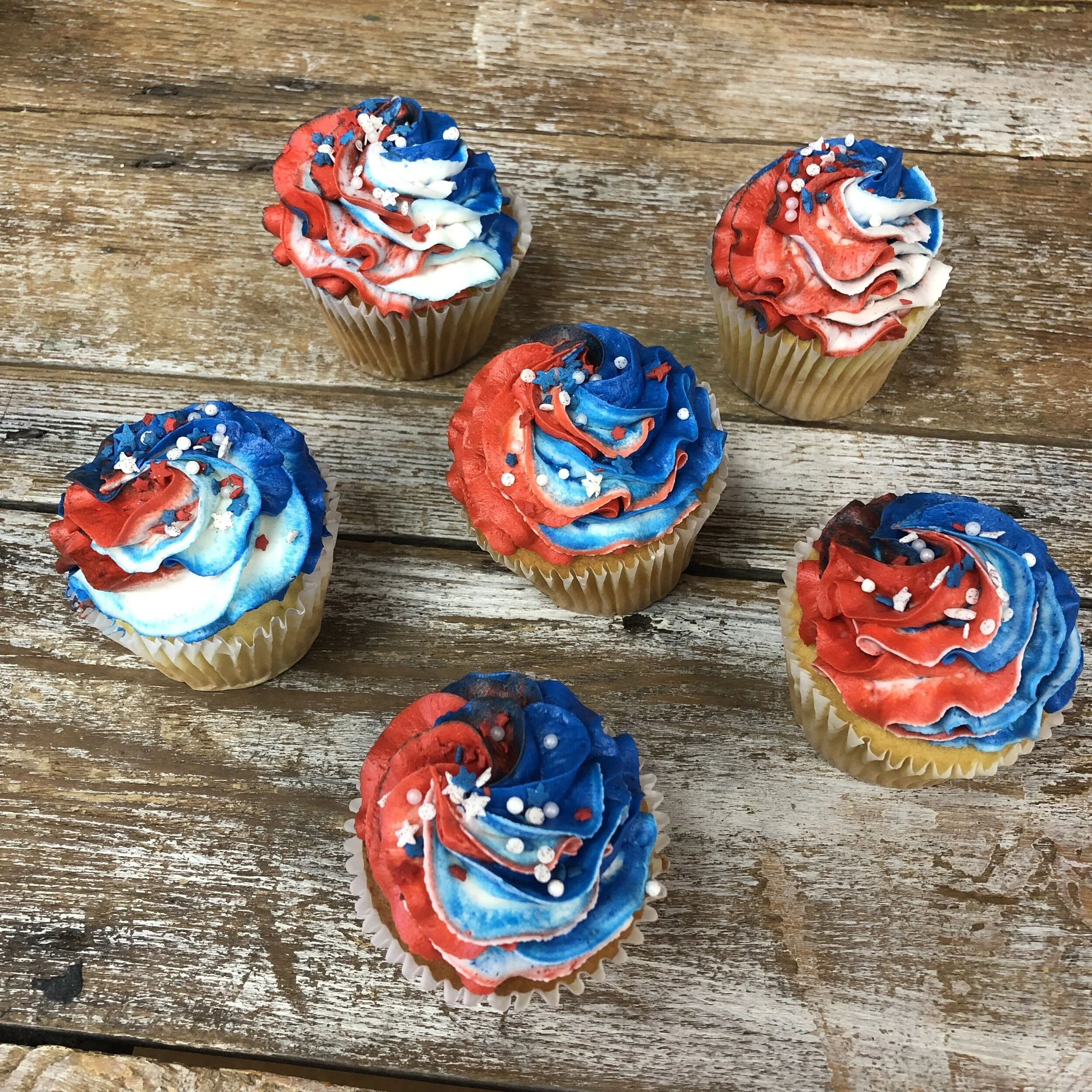 4rth Of July cupcakes.jpg