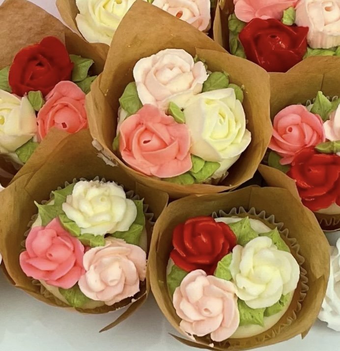 valentines cup cakes.jpg