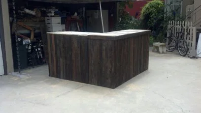 AUM AND GARDEN. TWO-PIECE COUNTER DONE.