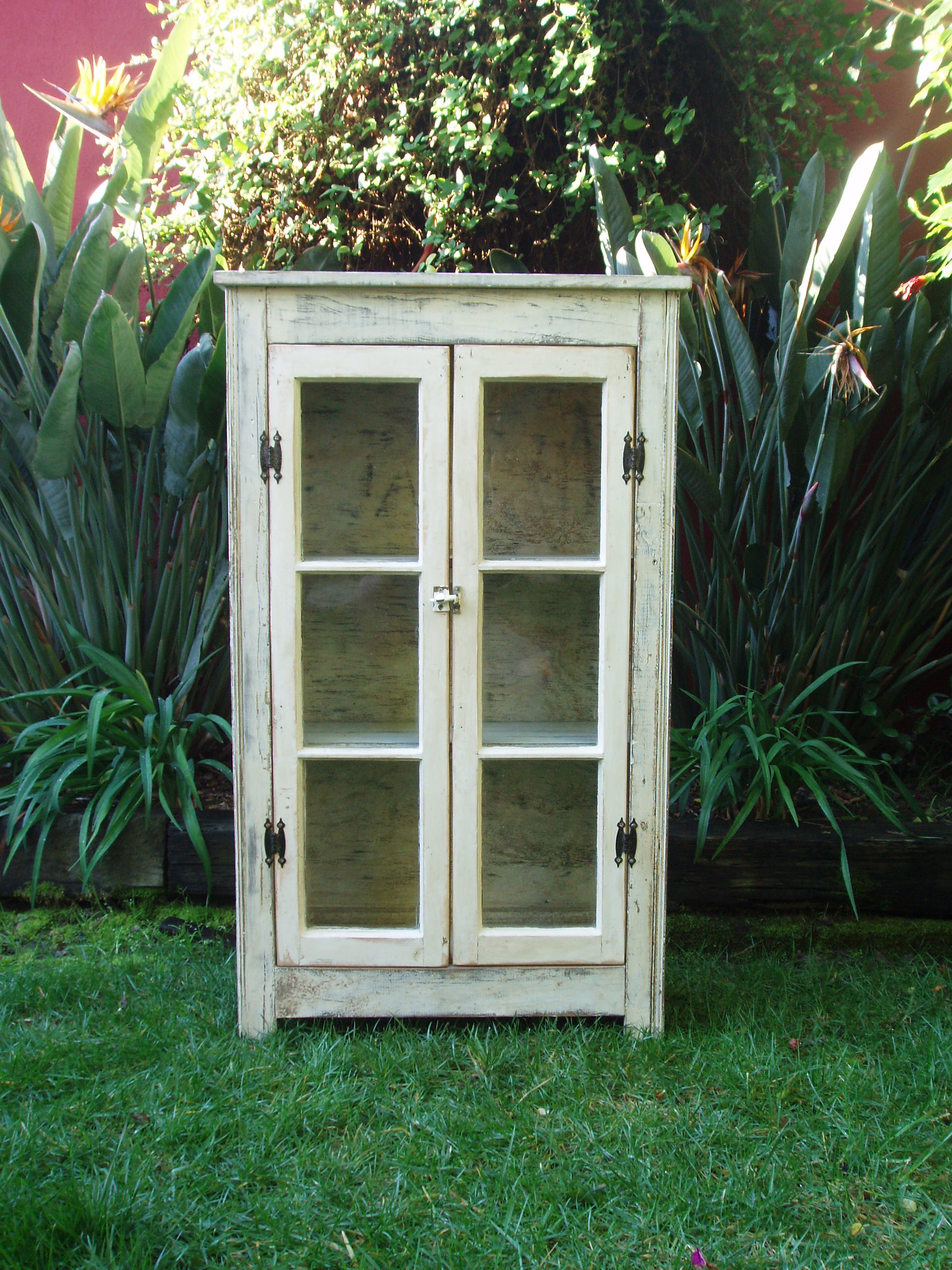 SIMPLE DOUBLE DOOR WHITE