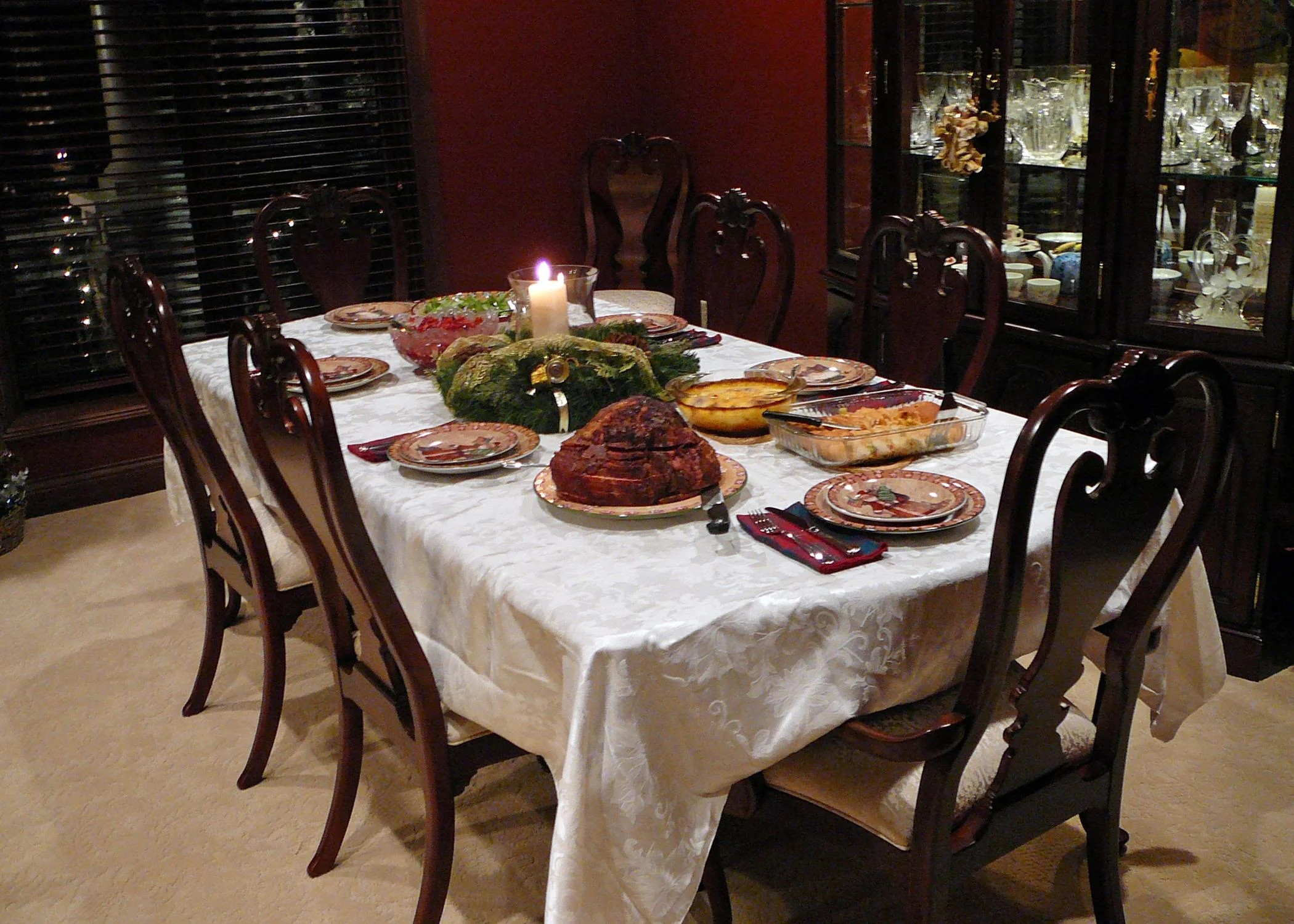 HolidayTable.jpg