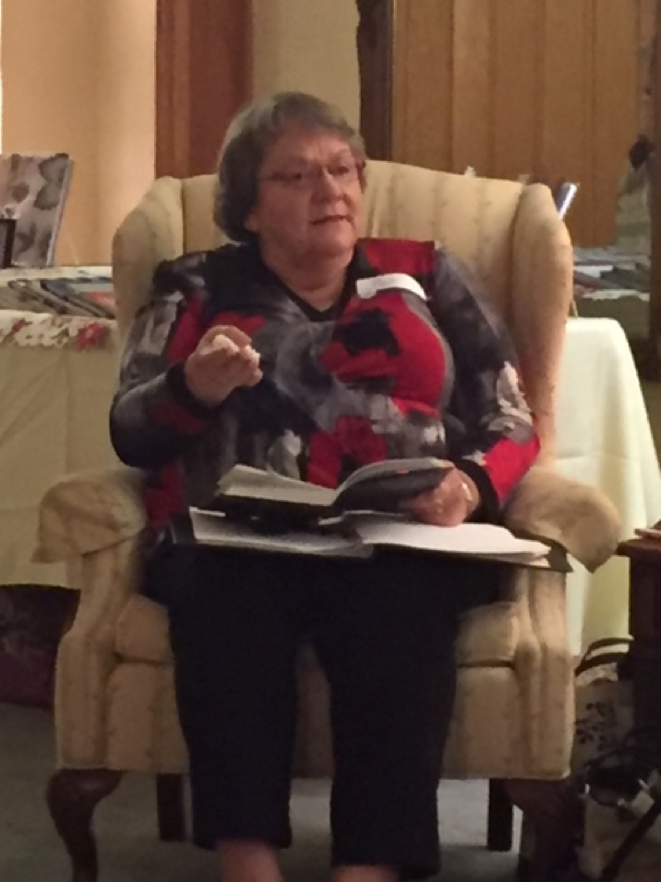 From humor journals to Christmas journals, Pat Inman captivated JJJ attendees with wonderful ways to incorporate journaling into their lives.
