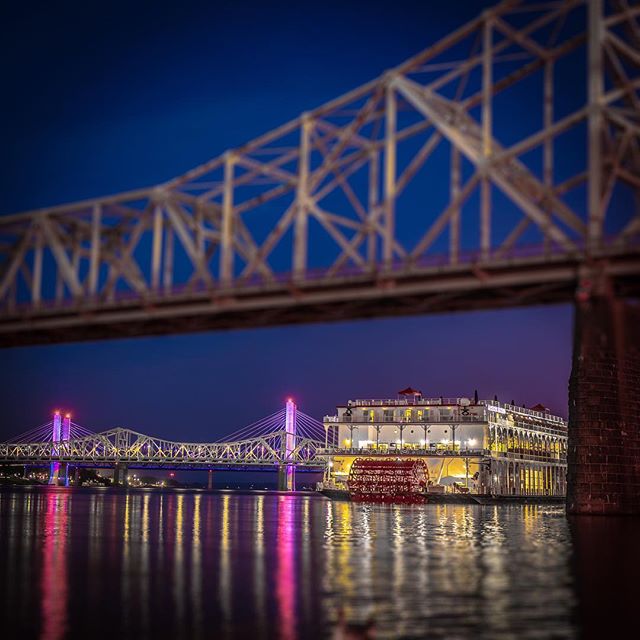 The American Duchess tucks in for the night after paddling past the Belle of Louisville and Belle of Cincinnati.

@kyderbyfestival #steamboat @bbriverboats @bellelouisville #louisvillephotographer @fourrosesbourbon