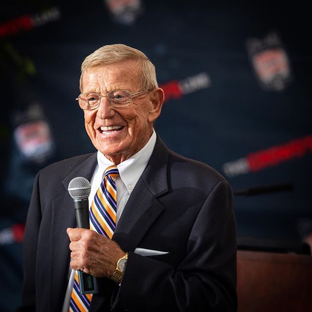 The other night I had the opportunity to photograph Lou Holtz and Mark May at The Kentucky Castle in Versailles for The Crowd&rsquo;s Line. Lou gave a great speech and somehow tore a newspaper to shreds and magically put it back together. #Kentucky m